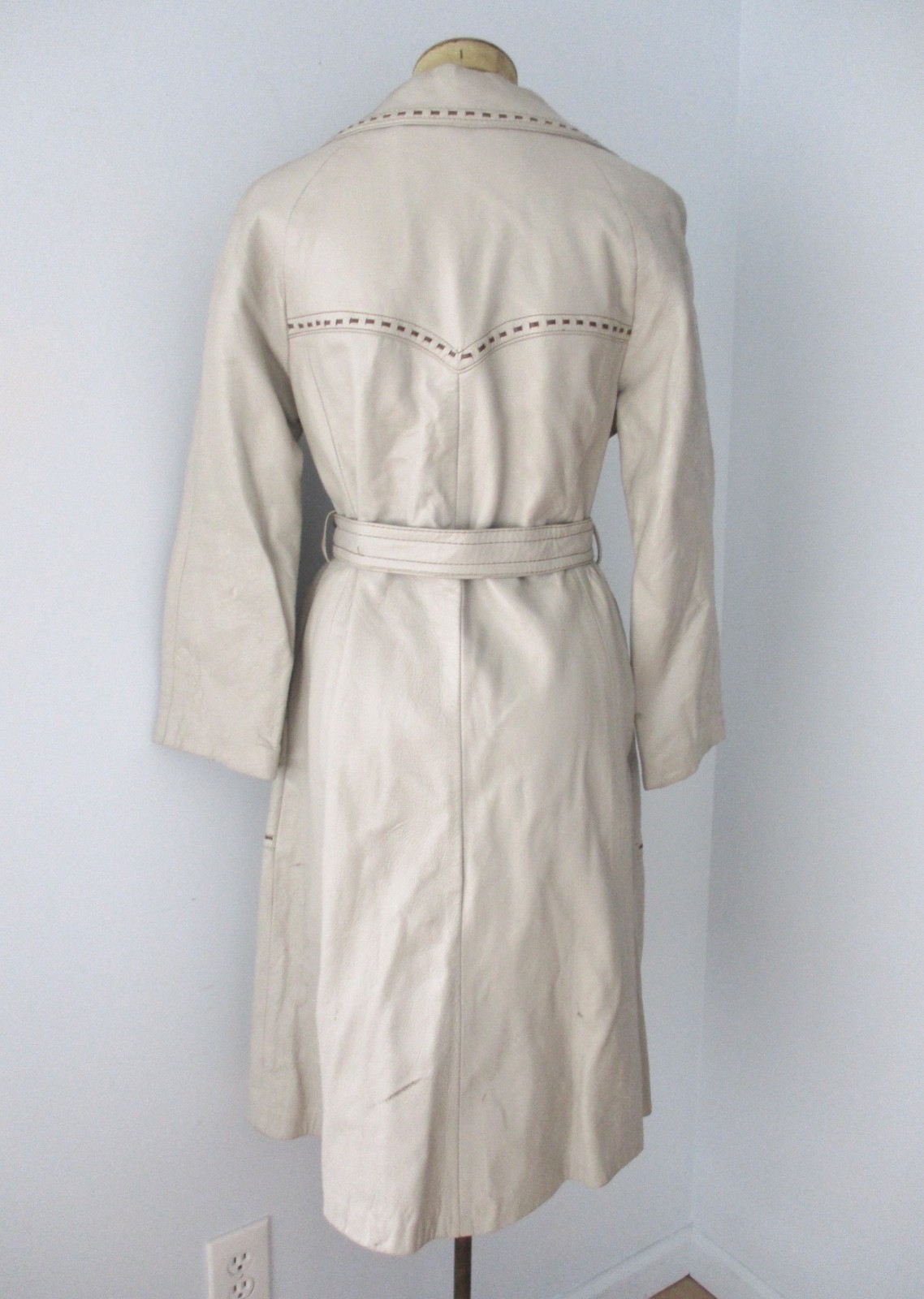 Vtg 60s gray leather trench coat brown lattice trim square buttons pockets 10