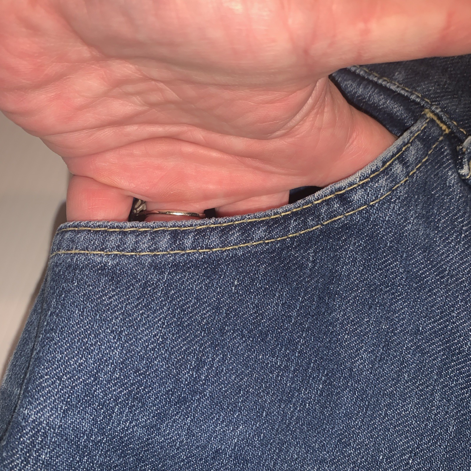 Vtg Juniors LEE Jeans Size 12 High Waist Straight Creased Hemed Legs M-Blue USA
