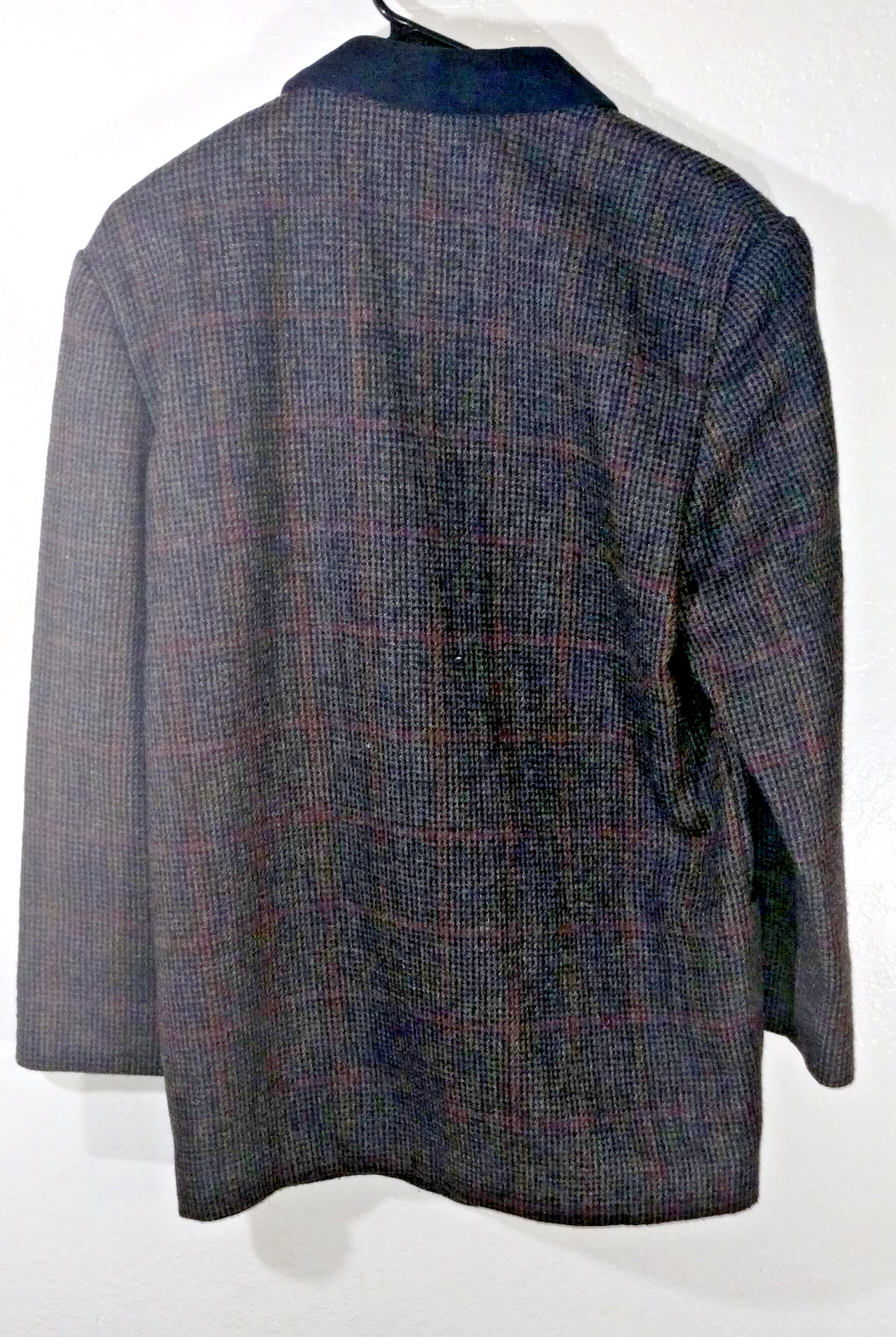 Vintage Woman’s wool tweed jacket suede collar 9/10 international scene Russia