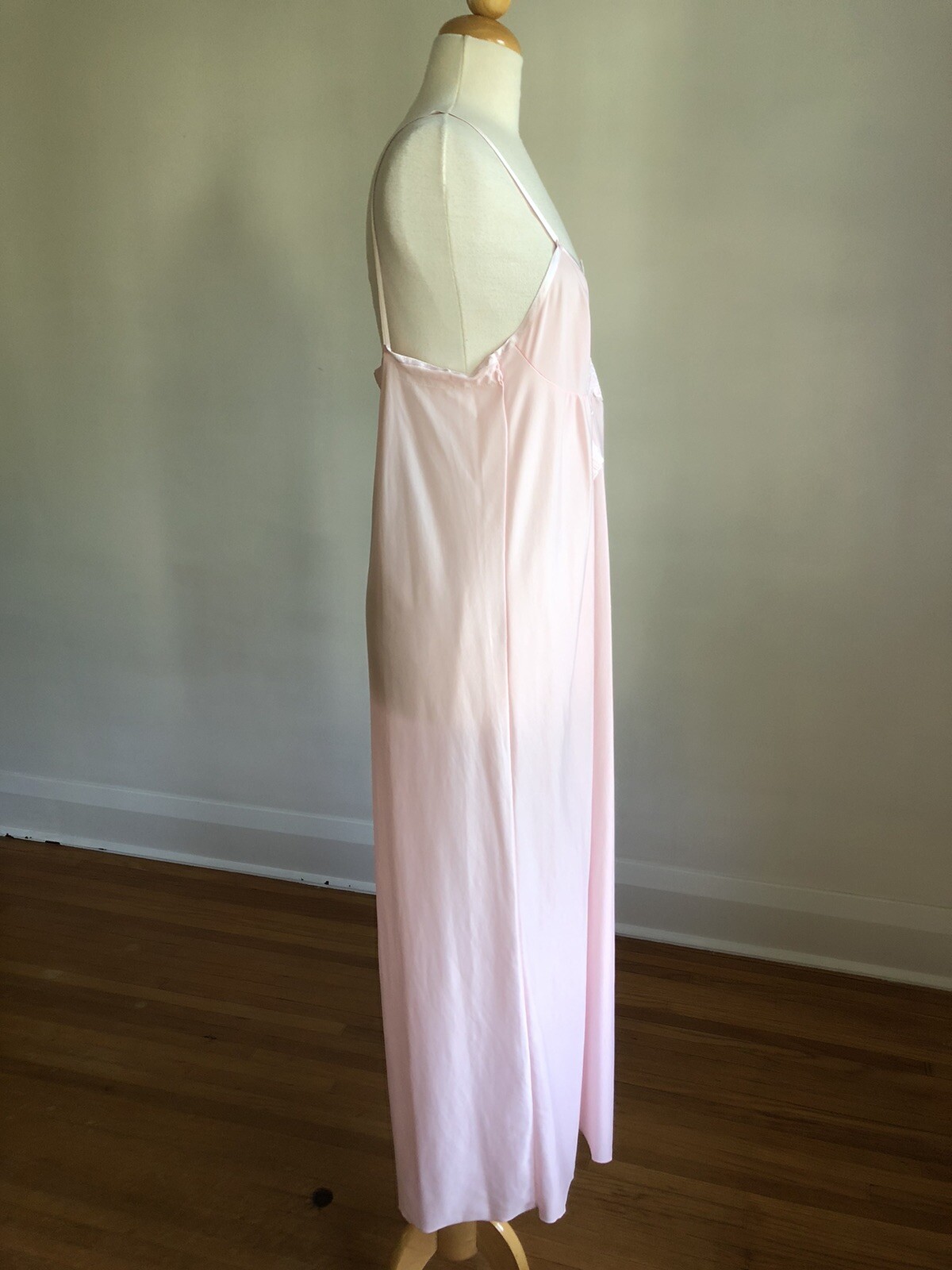 GORGEOUS VTG Made in Yugoslavia Pink White Floral Applique Nightgown Peignoir M
