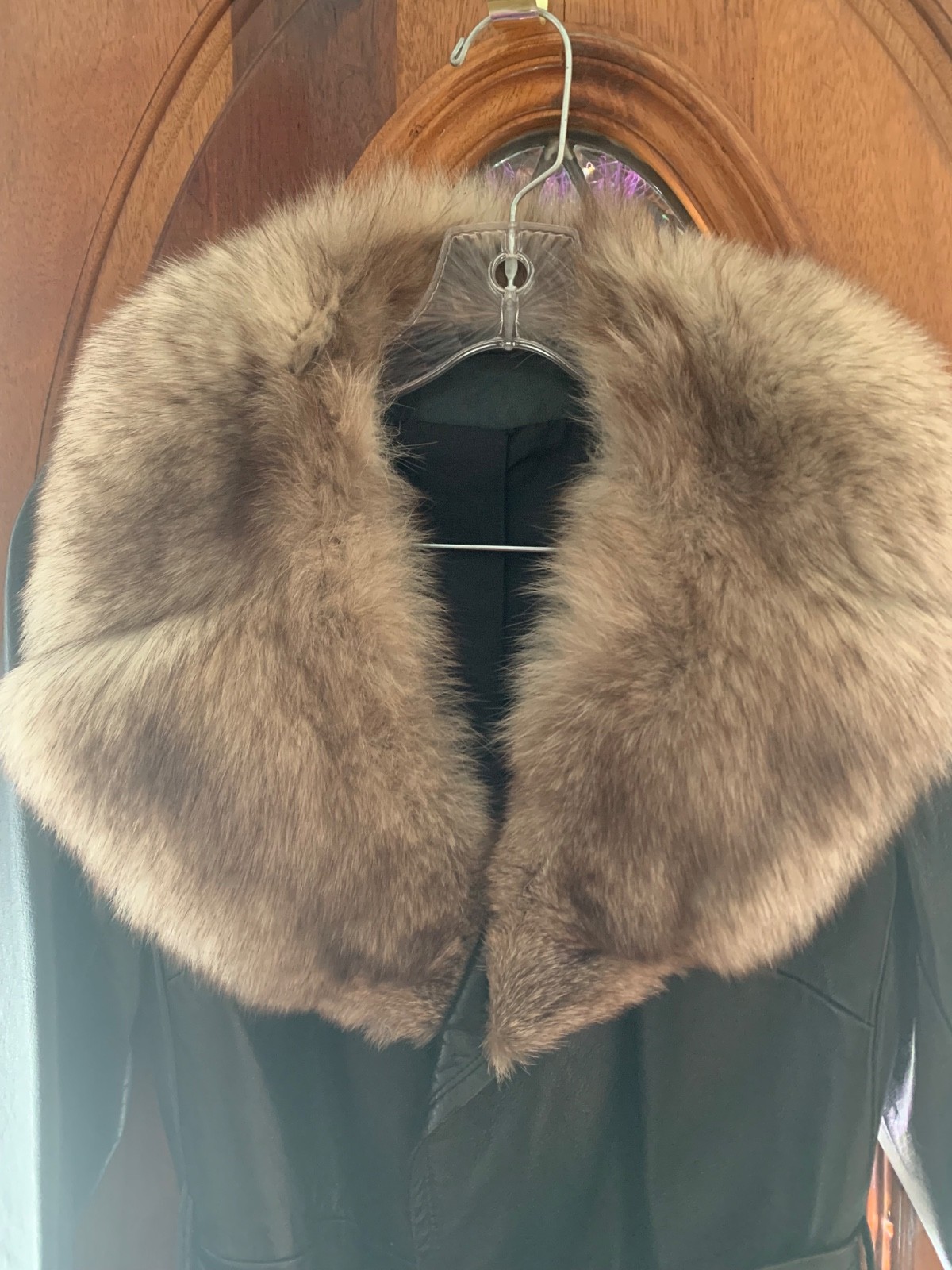 Vintage Black Leather Coat w Fox Fur Collar Timeless Luxury Mob Wife Classic