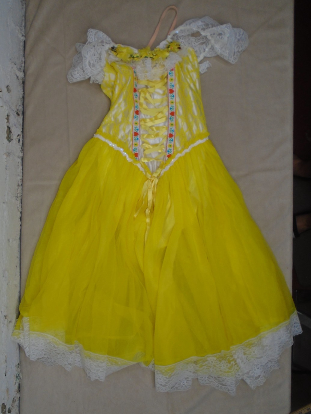 VTG Curtain Call Costume Scandinavian Dress Yellow Hearts Floral Lace Layered 12