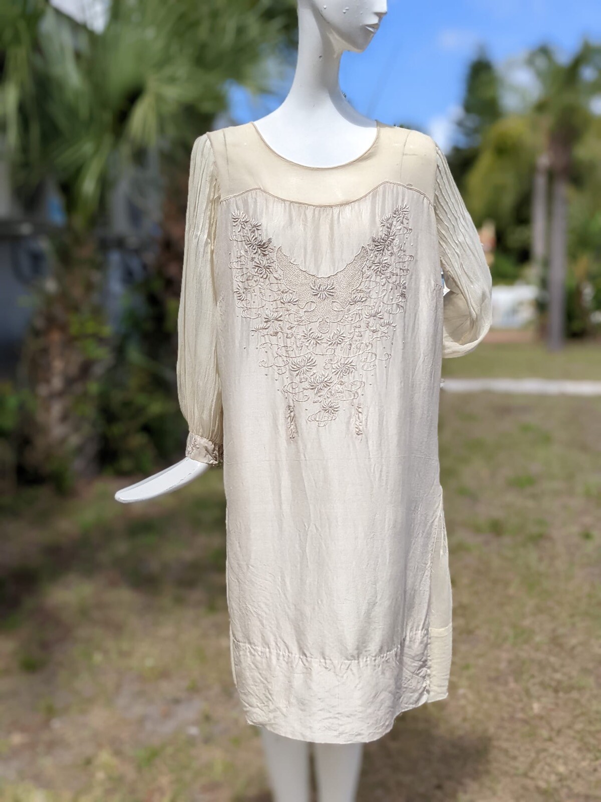 ROMANTIC 1920’S RICH HAND EMBROIDERED SILK CHIFFON & CREPE DRESS