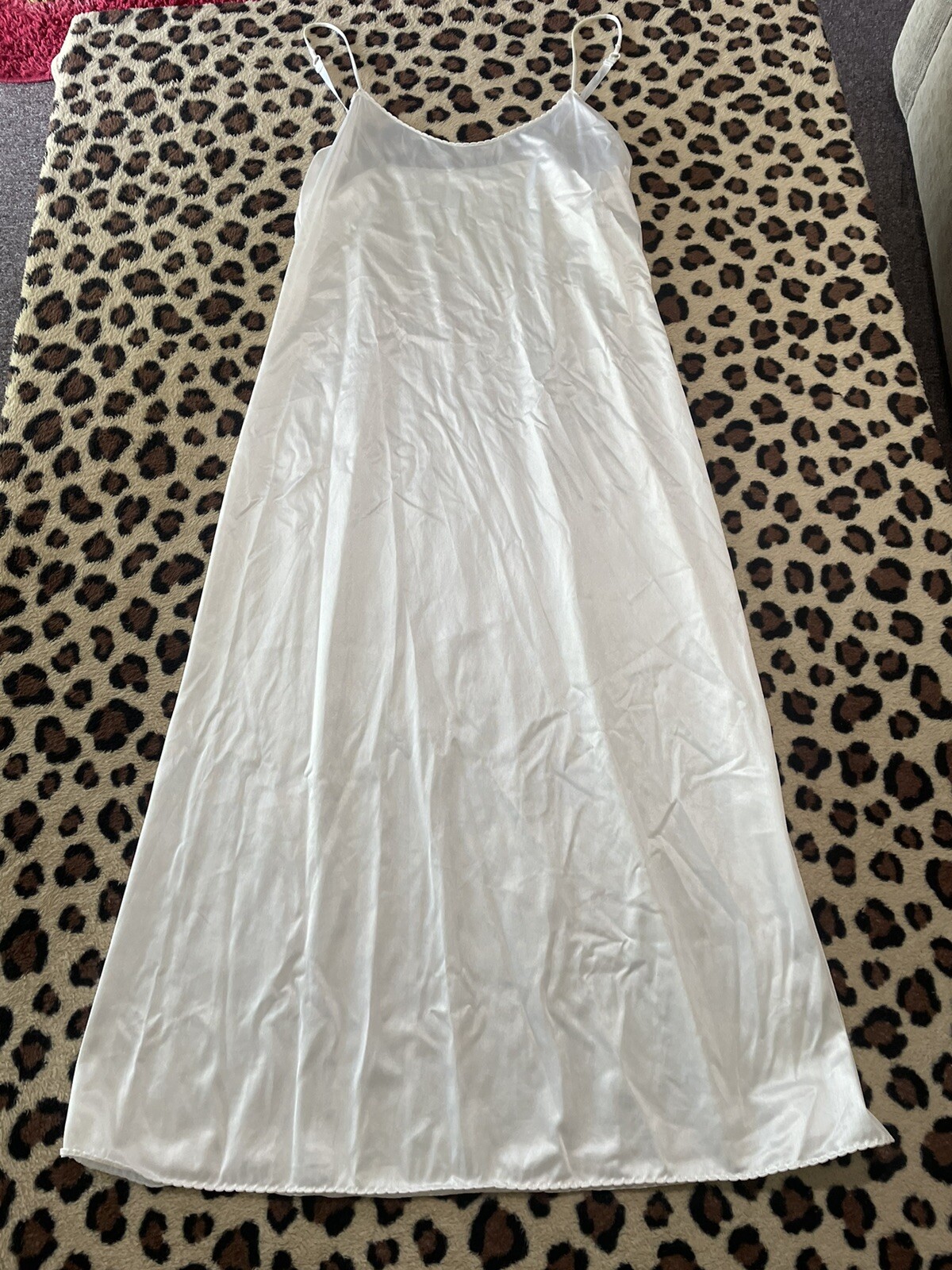 Vintage Full Slip SIZE 34-32”LARGE White 🤍lace nylon VASSARETTE classic 80s 90s