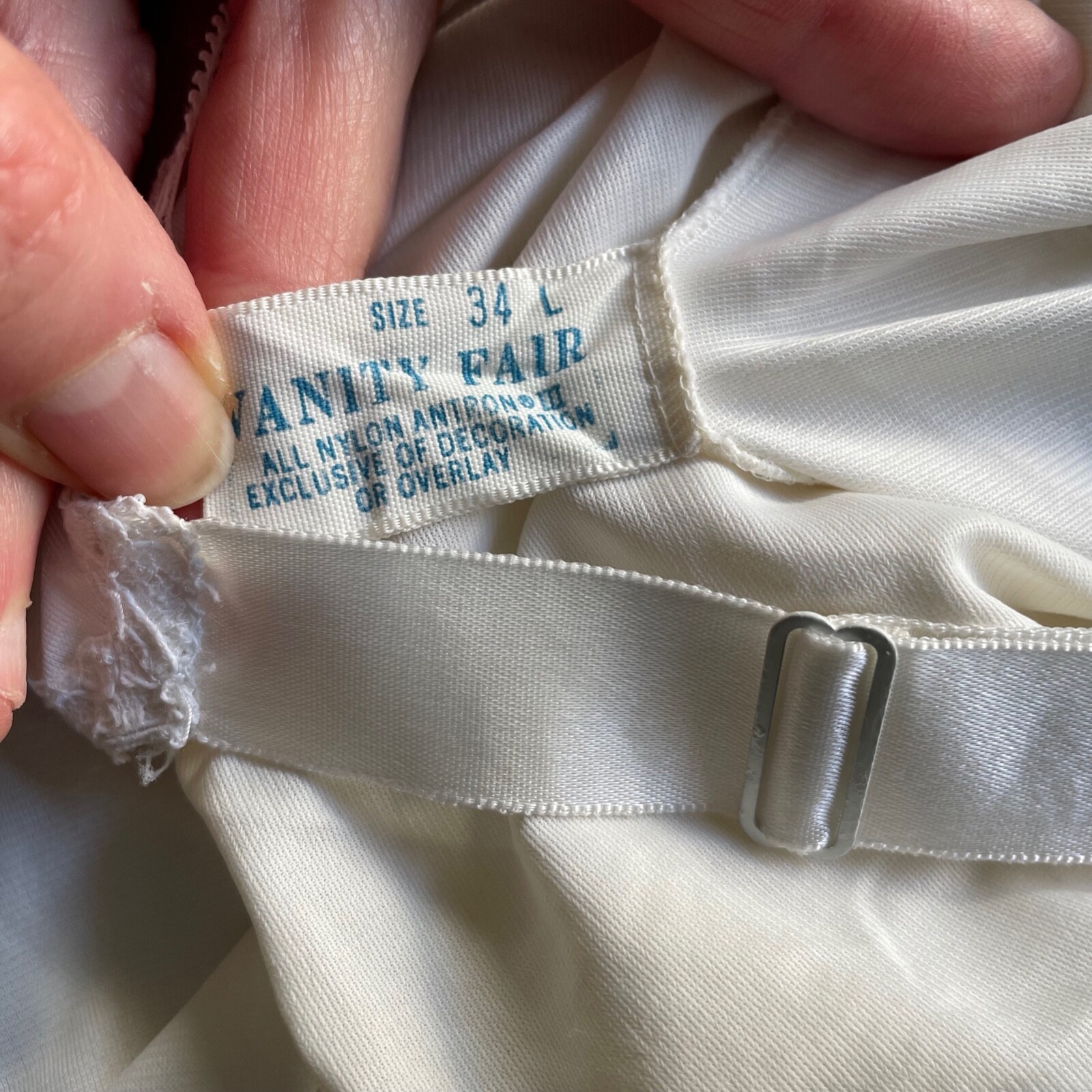 Vintage Slip Vanity Fair Women’s 34 Large Lingere White Lace Adjustable Strap