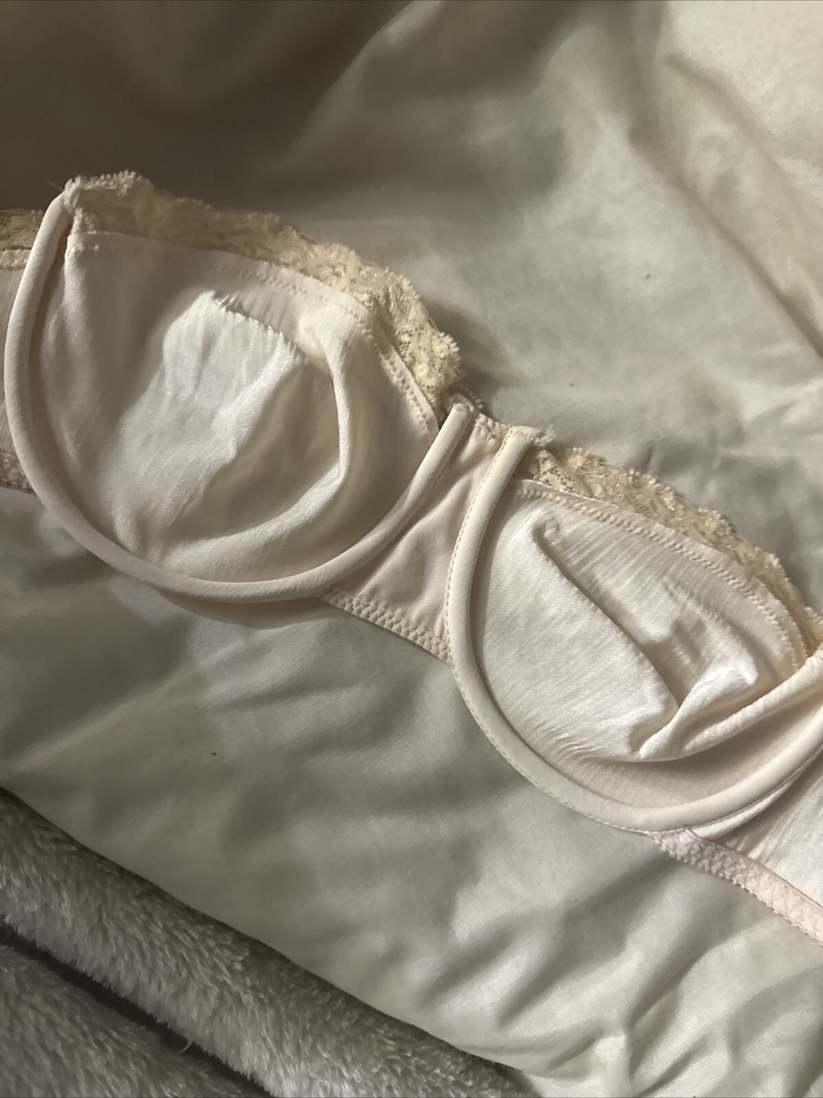 Vintage Warners Ivory Strapless Underwire SHINE-ON Bra 36C Style 1120 Lace Trim