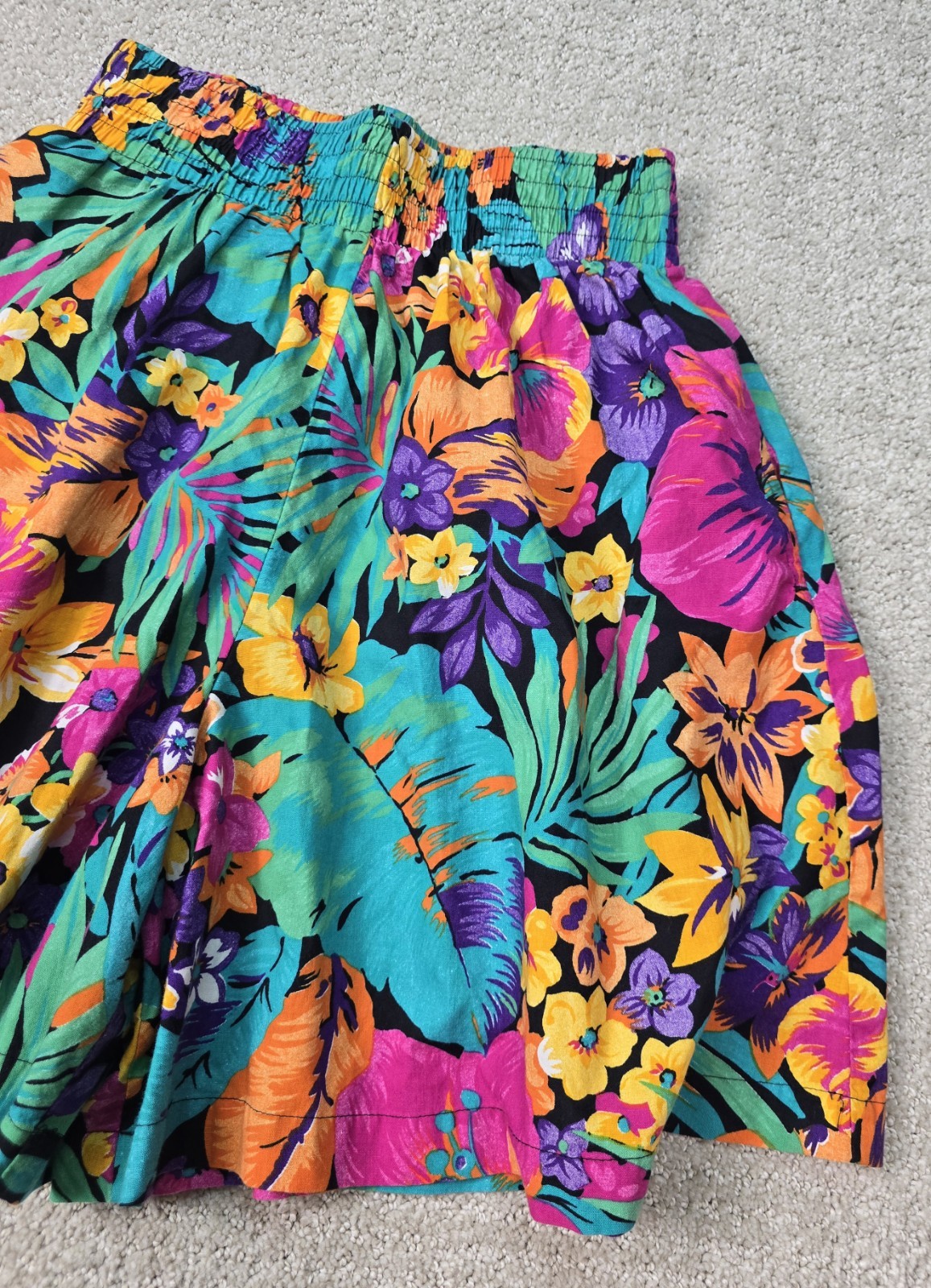 Vintage 80s Medium M Sostanza Multicolor Shorts Stretch Elastic Floral USA Beach