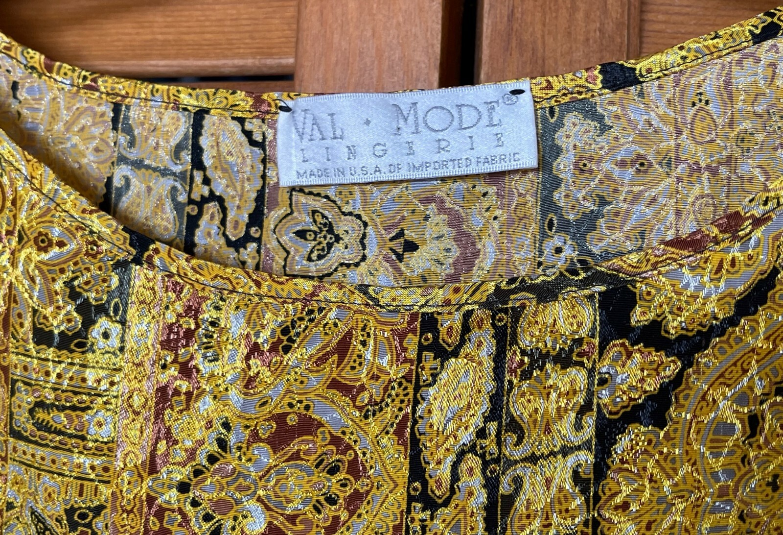VAL MODE LINGERIE, L, 1980’S SILK-LIKE TOP WITH LACE, GOLD BLACK PATTERN, EUC