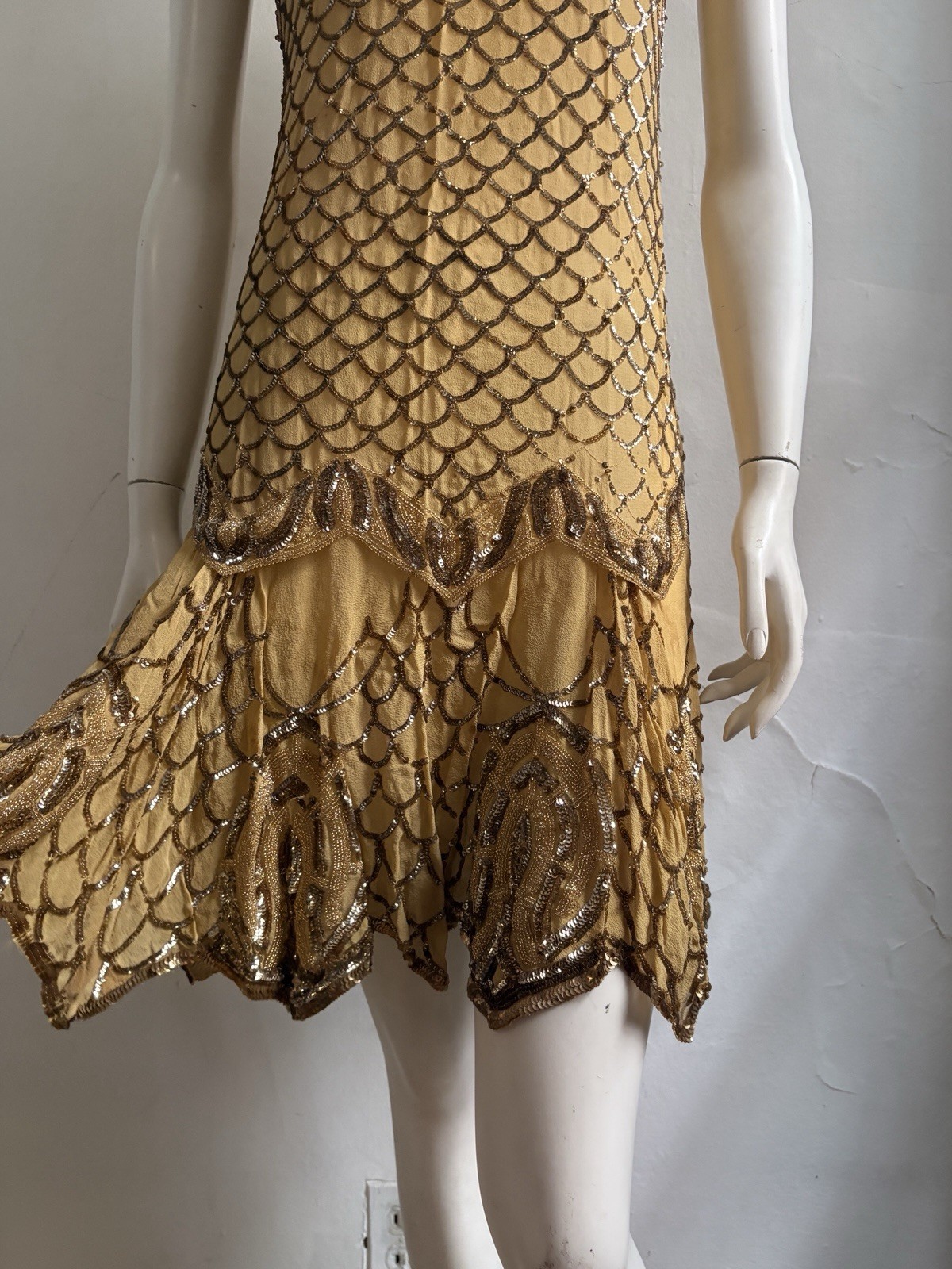 Vintage 1920s Flapper Dress Gold Sequin Silk Chiffon Fish Scale Beaded Gatsby S
