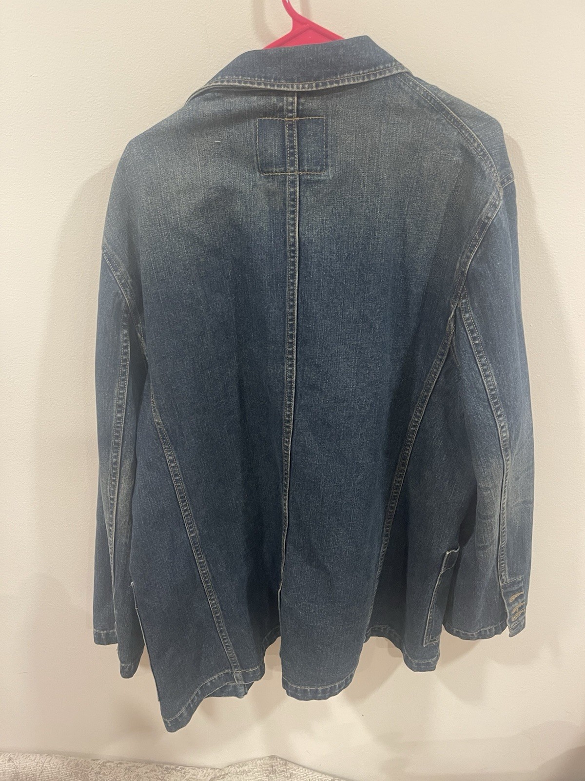 Vintage Levi’s Blue Lightweight Denim Shirt Jacket. Size Large Red Tab Barn Coat