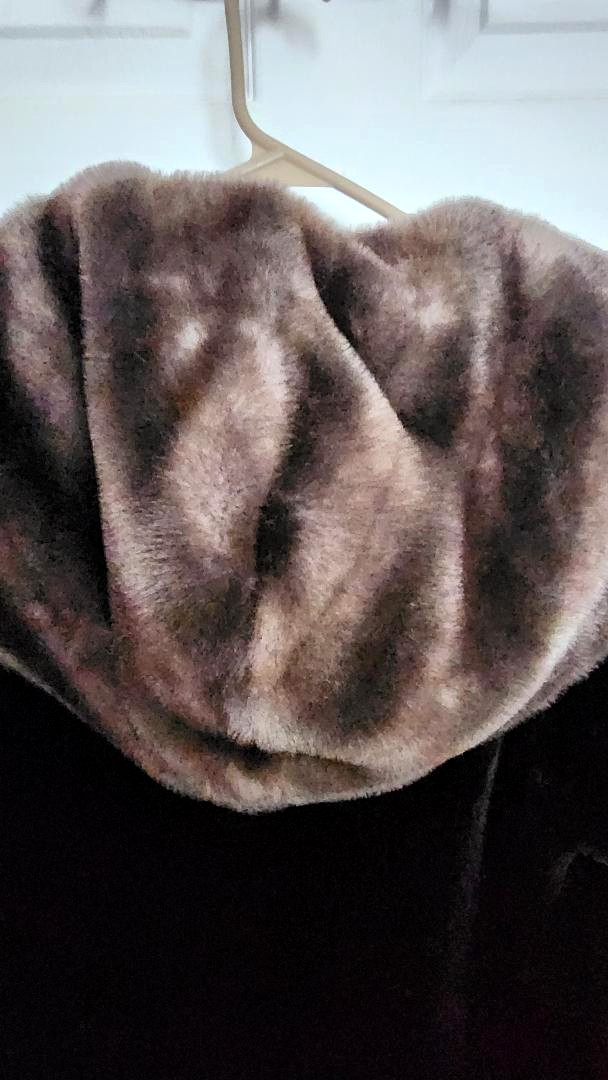 VINTAGE BORGANA Borg Deluxe Faux Fur Jacket with Large Shawl Collar/Hood, MED.