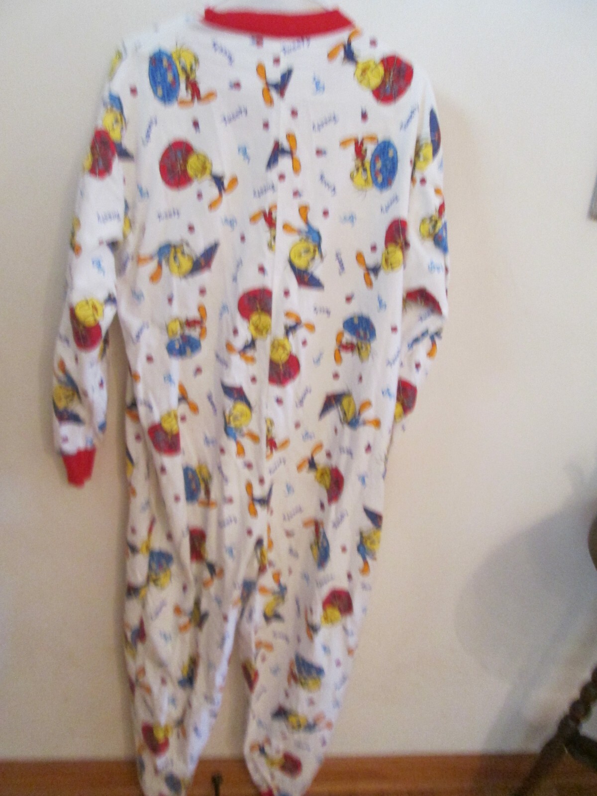 Vintage Flannel Adult One Piece Tweetie Pie Looney Tunes Size Med. Chest 44″