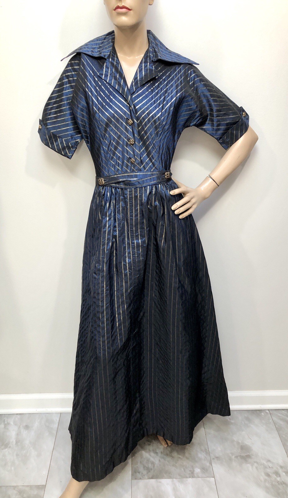 VTG 1940s RAYON SHARKSKIN *GOLD METALLIC STRIPED Shimmery ZIPPER FRONT DRESS XXS