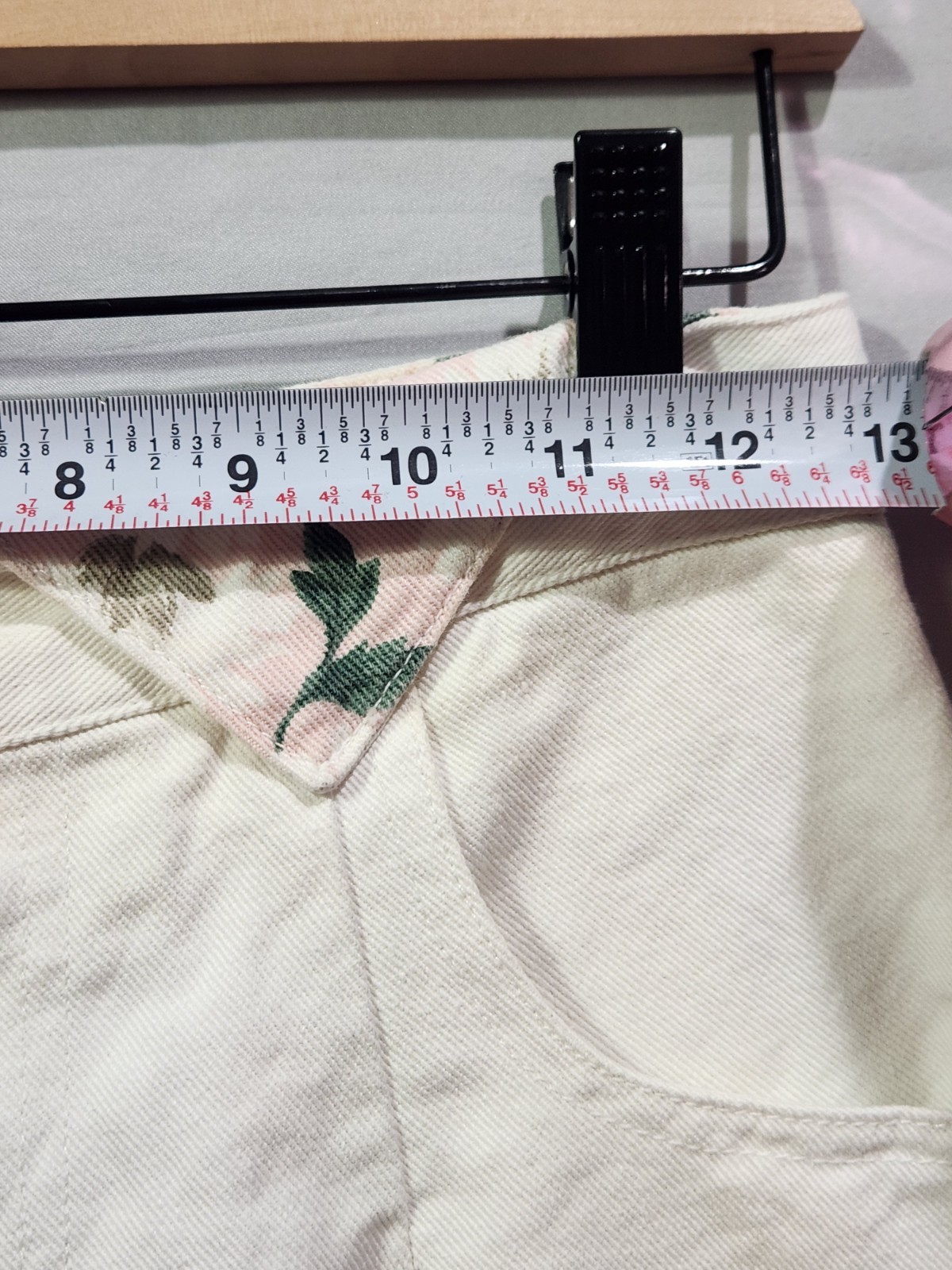Vtg 90s SHE SAID Denim High Waisted Jean Shorts White w Pink Flowers Sz 7