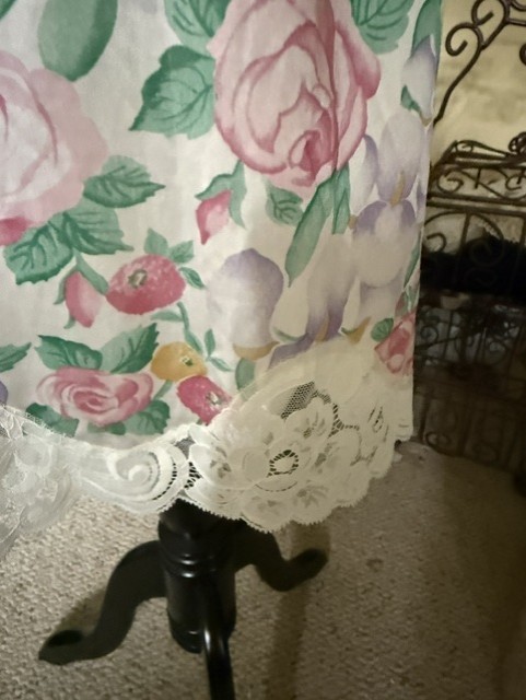 Vintage Vanity Fair Floral Half Slip – Size Large – 24″ – Antron III Nylon