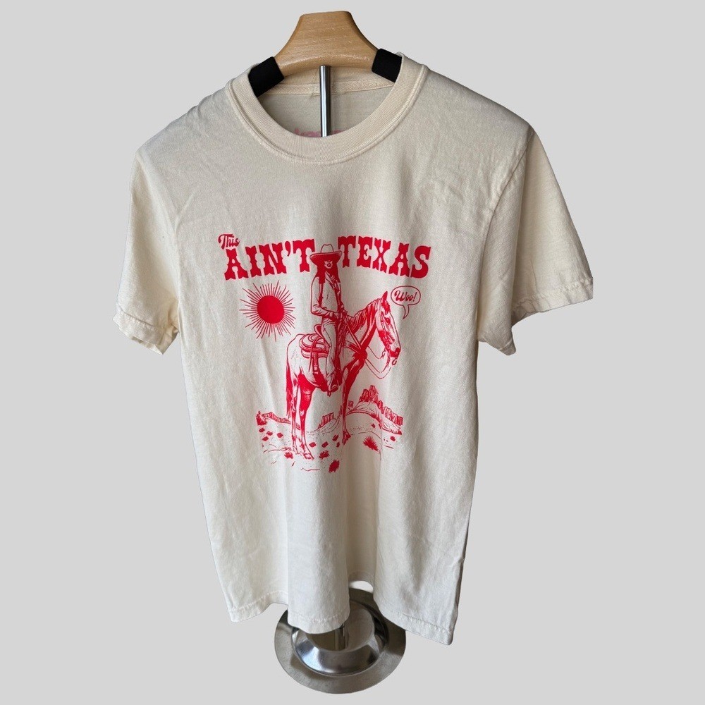 Vintage Western Retro Graphic Tee,This Aint Texas NWOT Sz Med, Ivory/Tomato Red