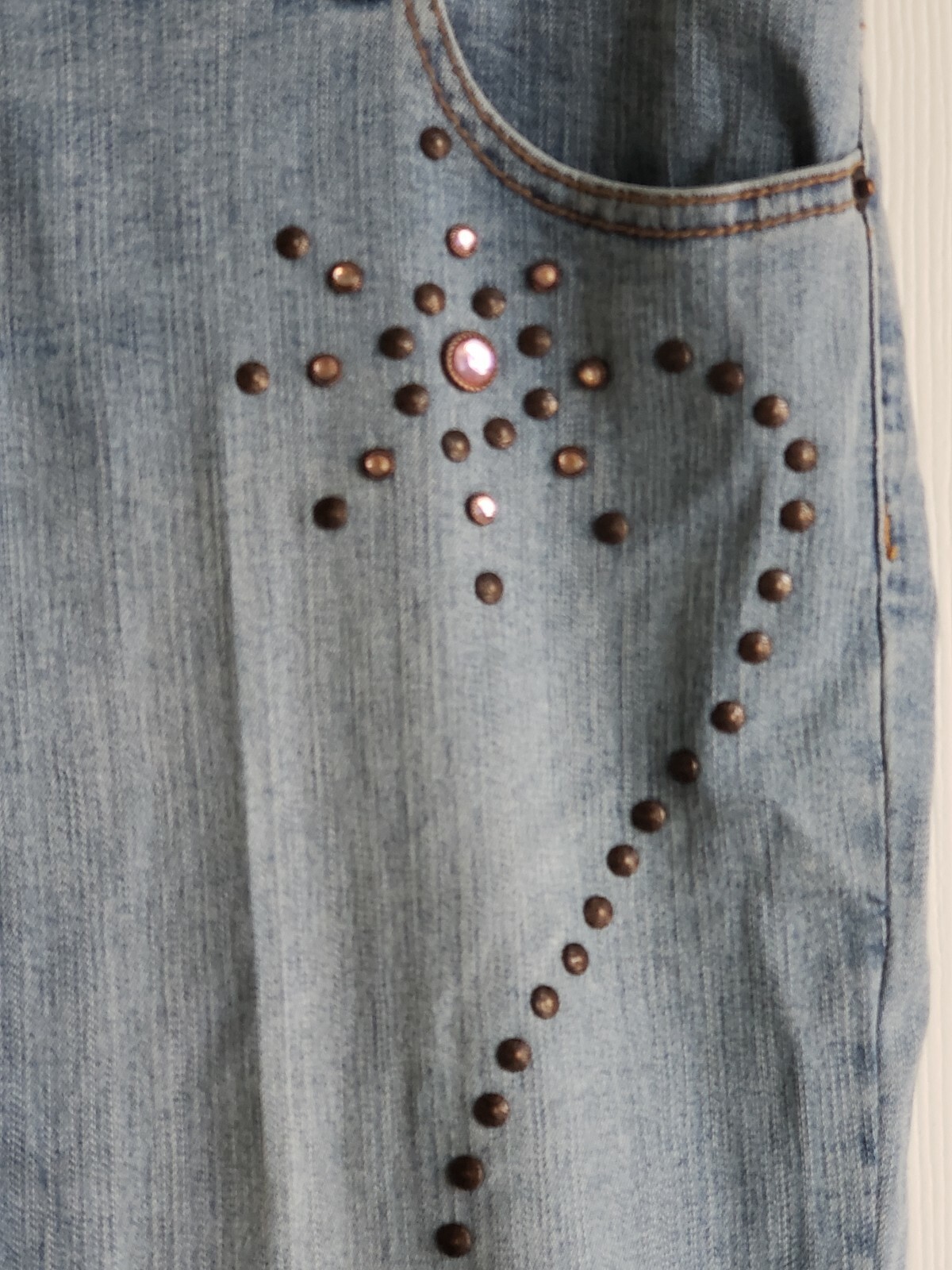 Rare Find: Women’s Vintage Studded 1990’s Women’s Denim Jeans waist 34 inseam 32