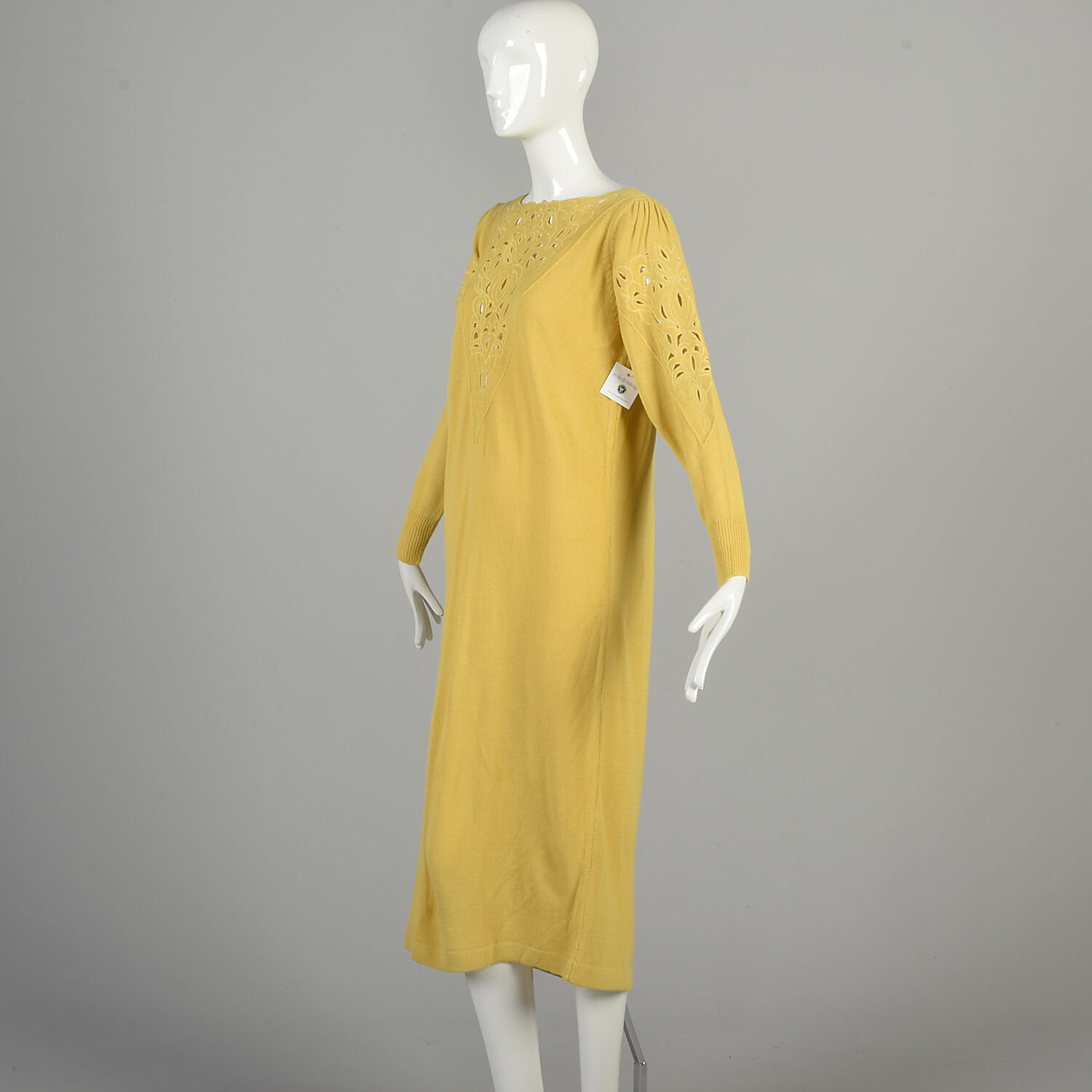 XL-XXL 1970s Yellow Sweater Cutout Embroidered Soft Lightweight Long Sleeve Midi