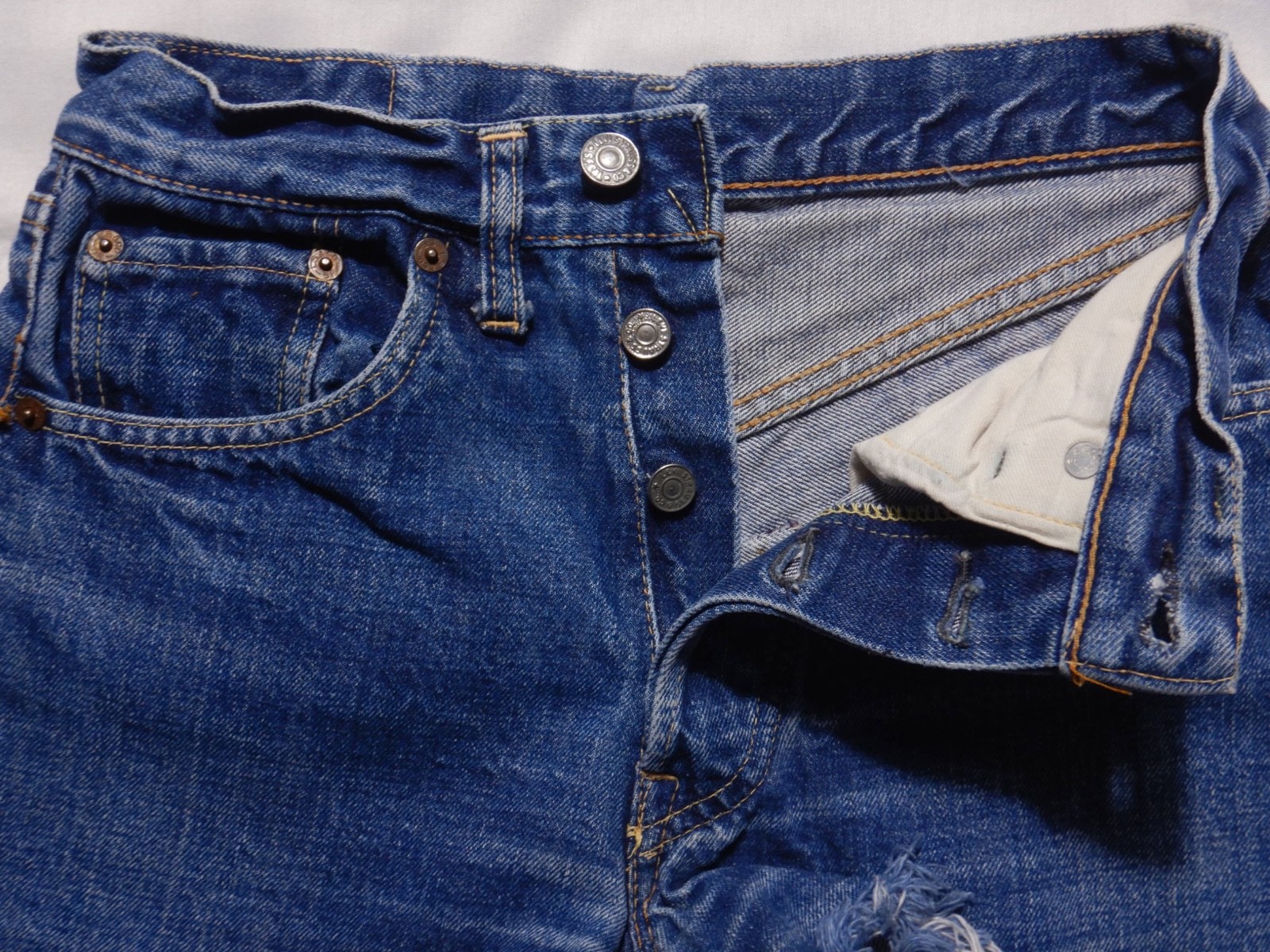 Vintage Levi’s 501 S-Type Big E Redline Selvedge Cutoff Jeans Shorts Tag Size 28