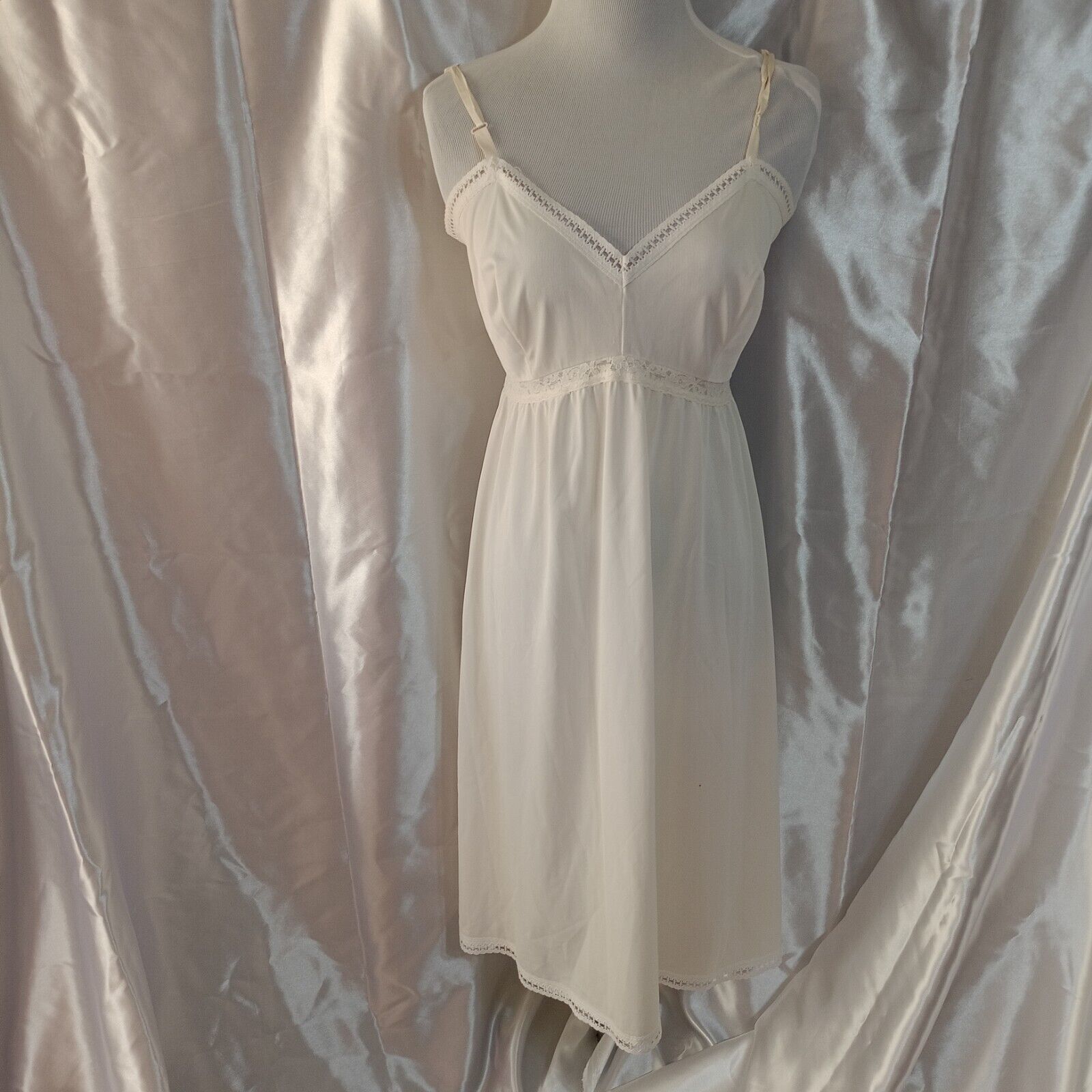 Vintage Leading Lady Sexy Full Slip Lingerie White Nylon Made in USA Size 38
