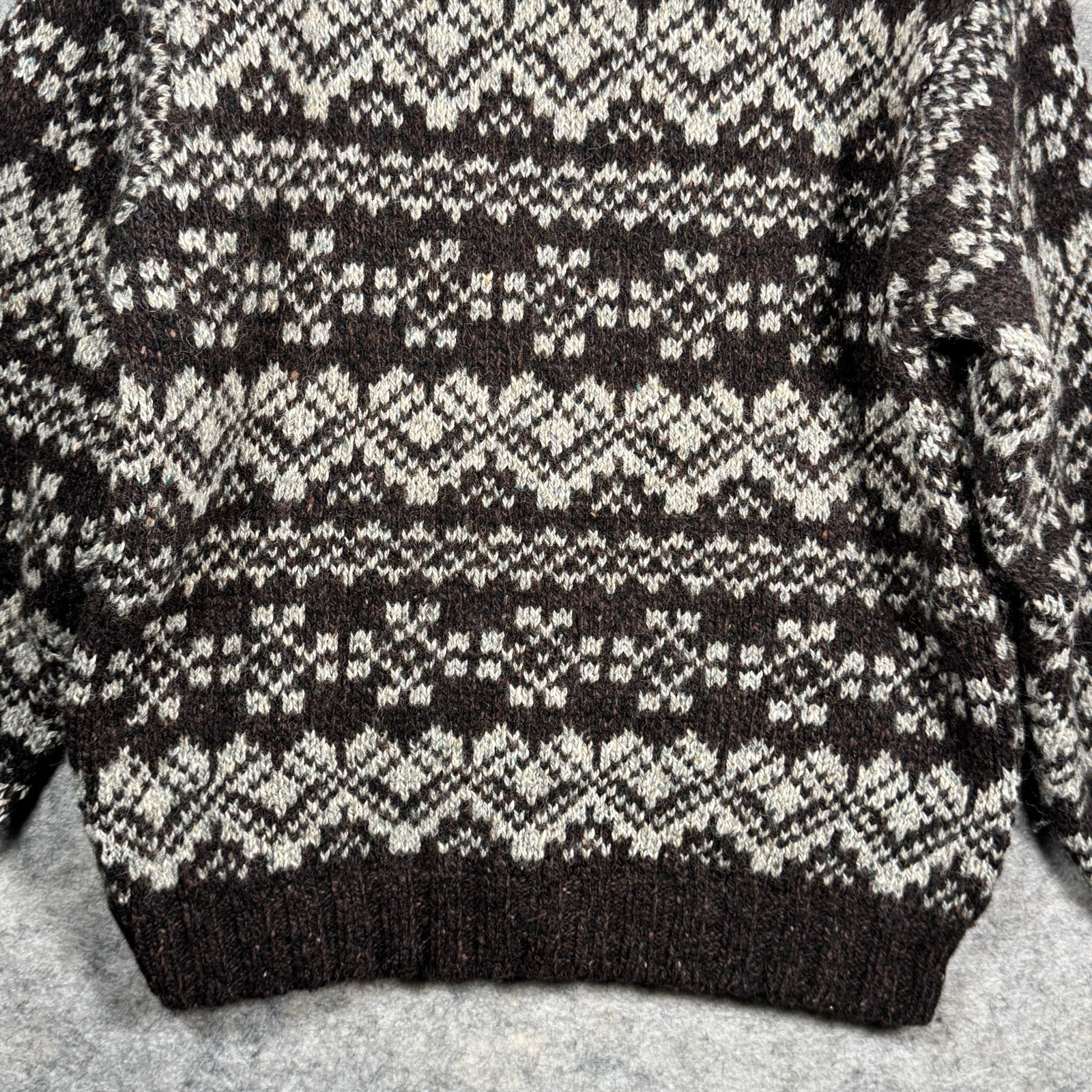 Vintage 90s Womens LL Bean Brown Patterned Wool Blend Sweater Size M 21×25