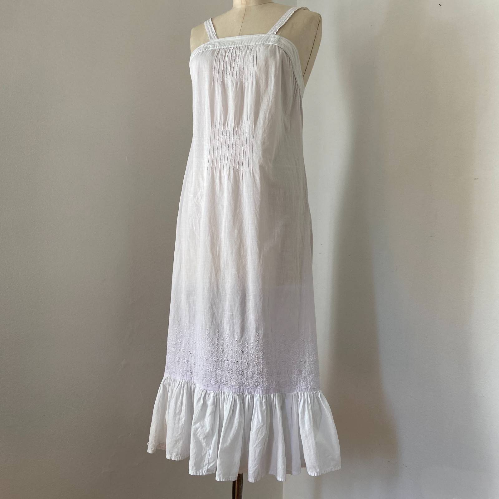 Vintage 1970s White Cotton Dress Eyelet Slip Antique Ruffle XS Small