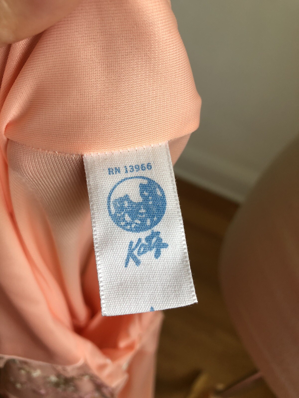 STUNNING VTG KATZ Peach Nylon & Lace Embroidered Nightgown Lingerie SZ S