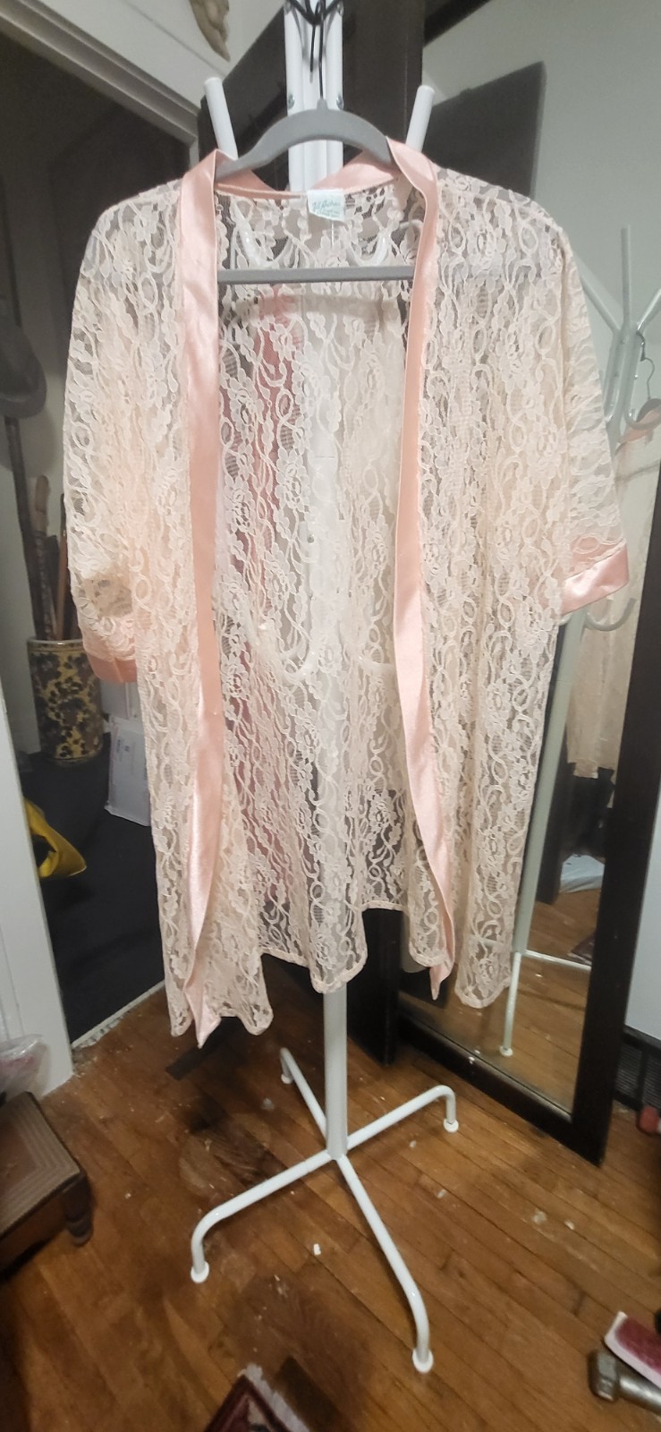Vintage Jill Andrea of New York Pink Lace & Satin Trim Robe