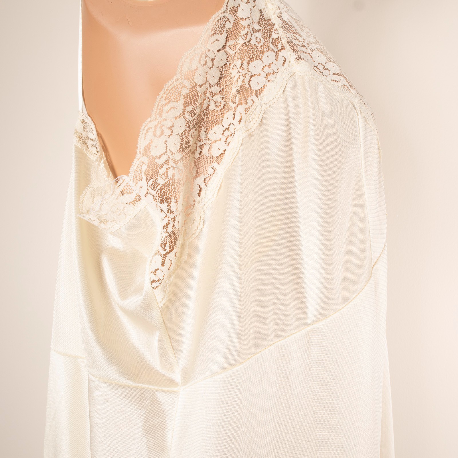 Vintage PERFECT FORM Ivory Full Slip Dress Sz 46 Antron Nylon Lace Lingerie USA
