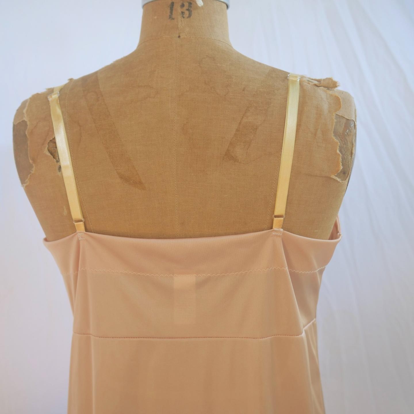 vtg WONDER MAID Nude Nylon Full Slip Dress Scalloped Embroidery USA Mod 36 M/L