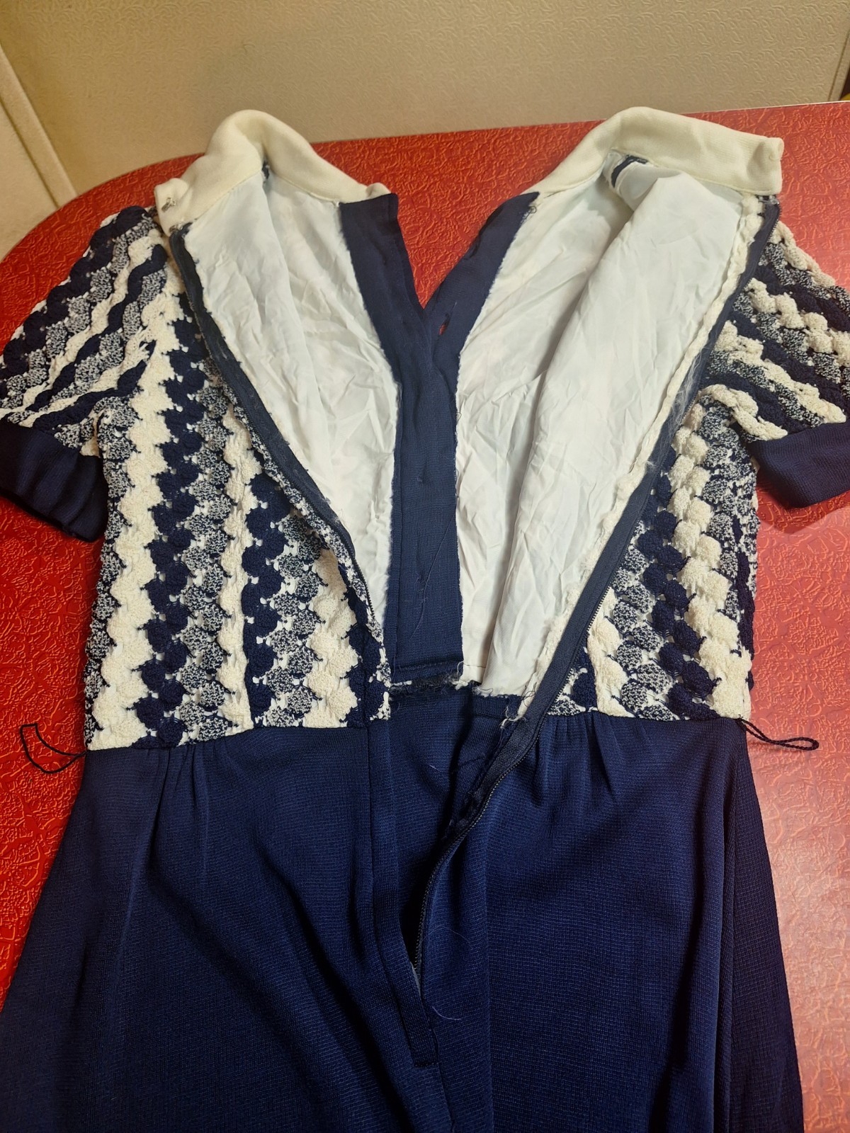 True VTG Mid-century Mod 1960s 1970s Hi Neck Polyester Crochet Maxi Dress S/M