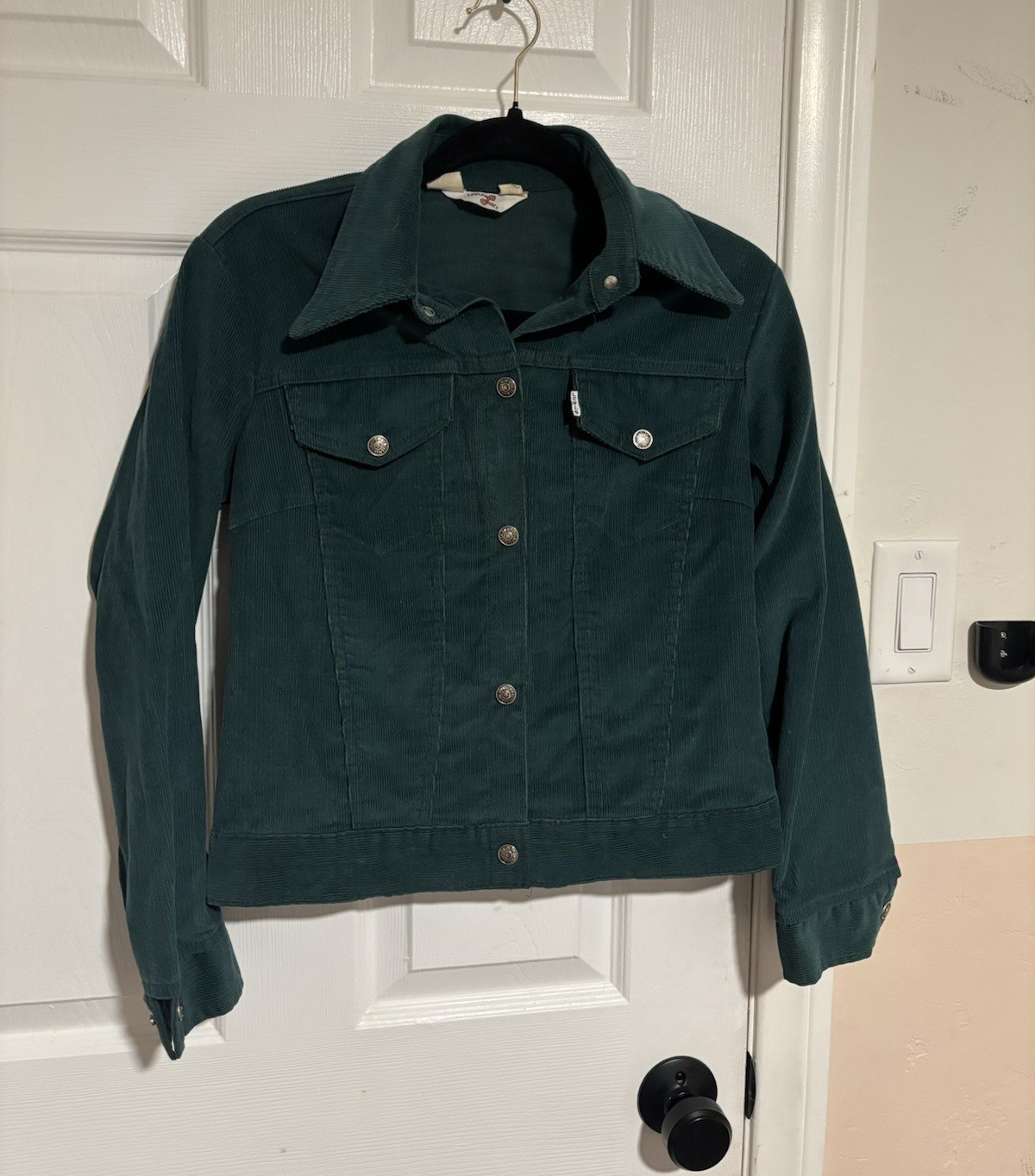 Vintage 70s Levi’s Women’s Dark Green Corduroy Trucker Jacket