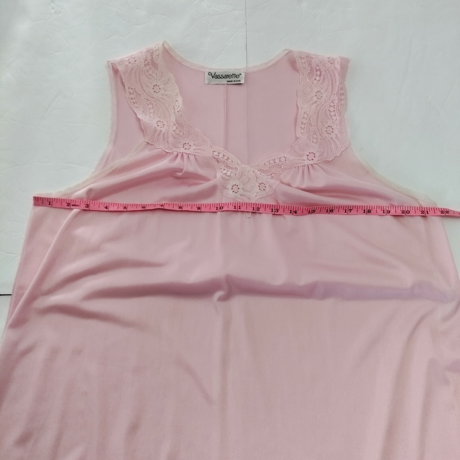Vintage Vasarette Women’s M-L Pink Nylon Nightgown Sleeveless Lace Trim USA
