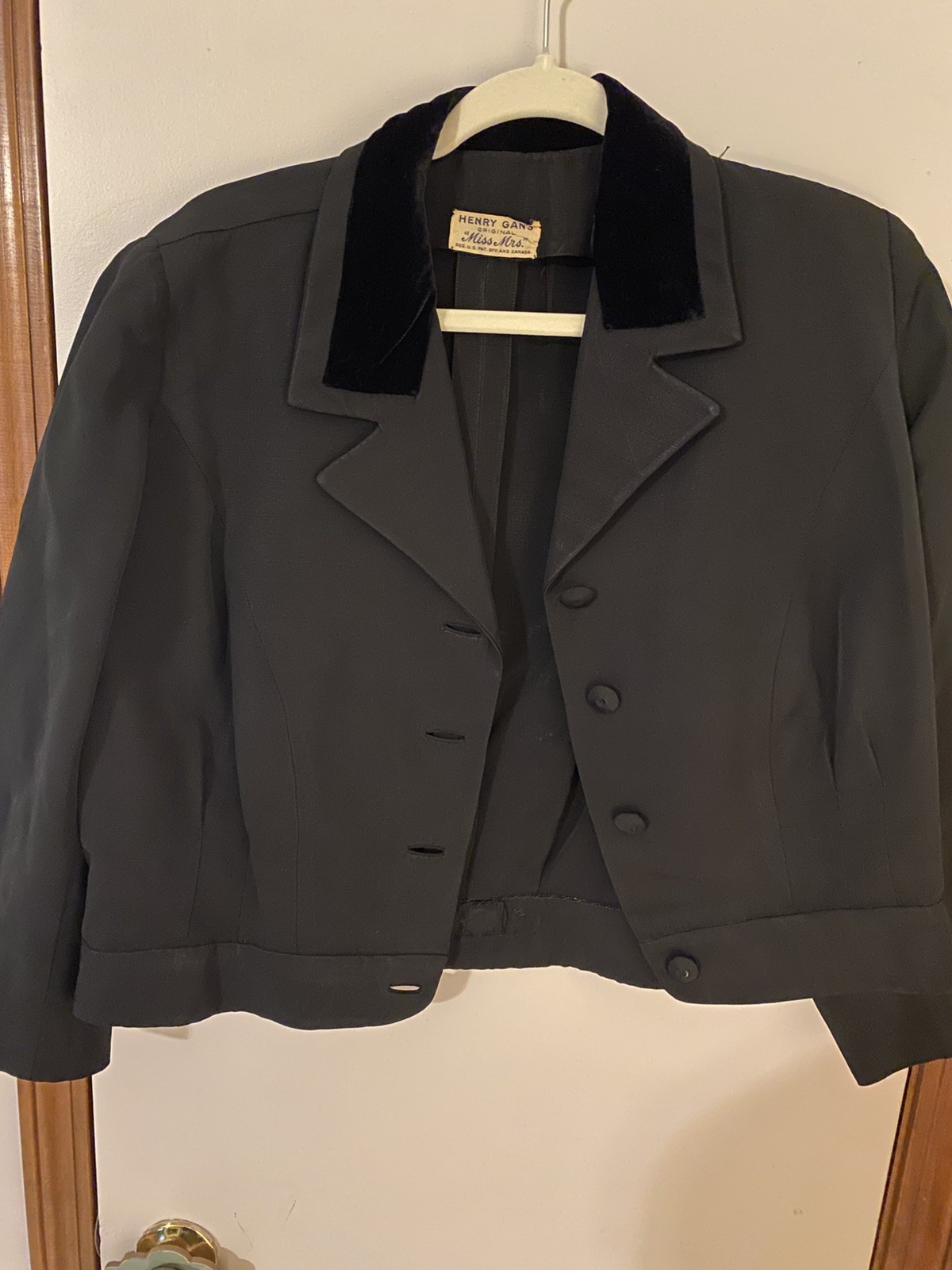HENRY GANS VINTAGE BLACK Suit Coat 1930’ Or 1940’s. Velvet Like Collar