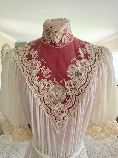 Vtg Victorian Renaissance Ivory Lace Prairie Wedding Dress Boho Sz 8 High Neck