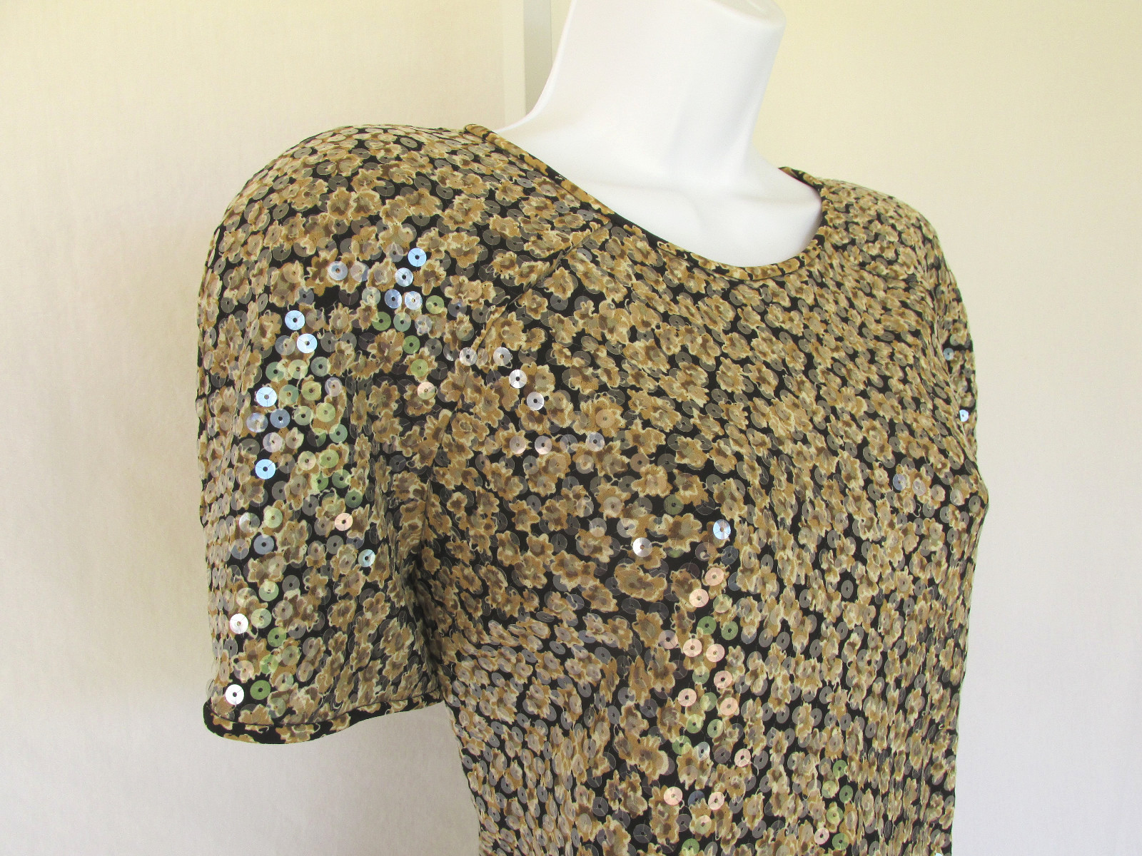 VINTAGE 1960s 70s MOD DRESS SILVER THREADS SEQUINS BLACK KEY HOLE SEQUINS TAN