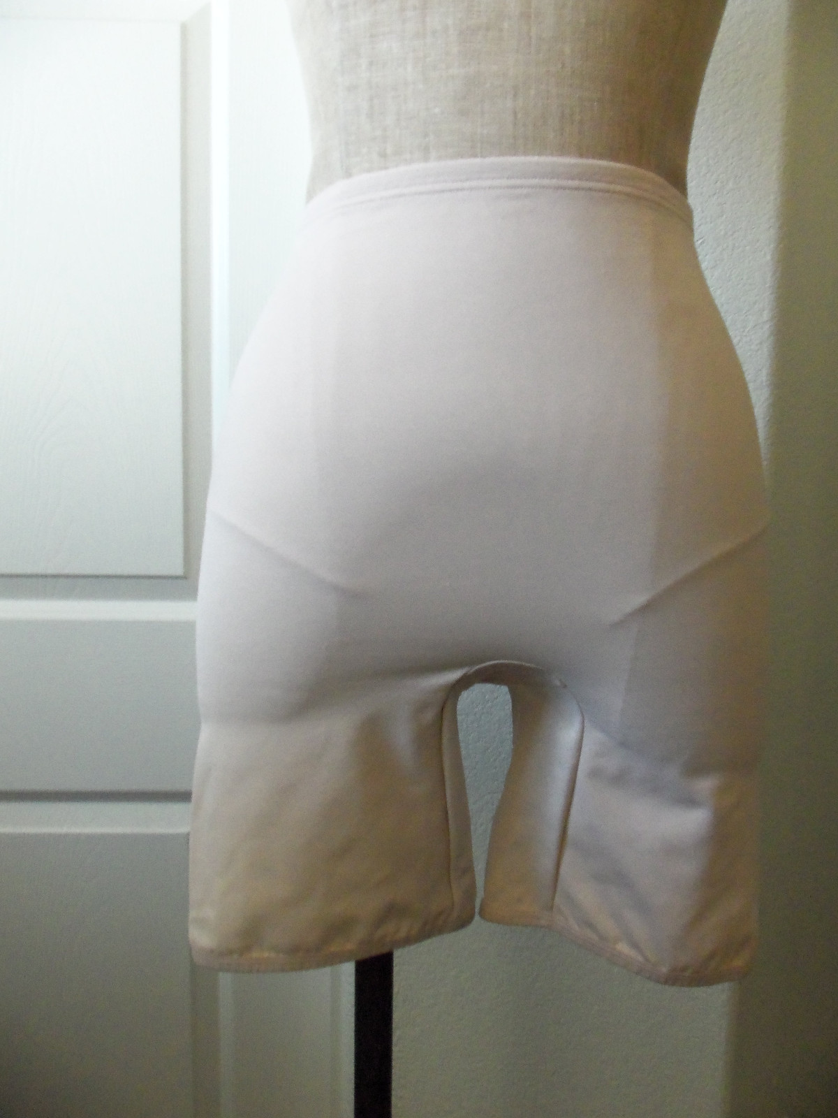 Vintage Flexees 3740 Nude Underwonder Control Long Leg Panty Shaper – XL