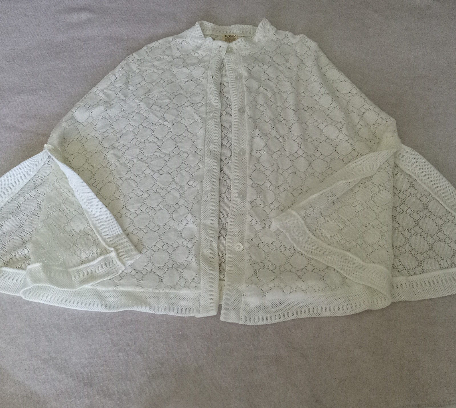 Crocheted Cape Cream Acrylic Nylon Button Up Unbranded Japan Vintage 70s EUC