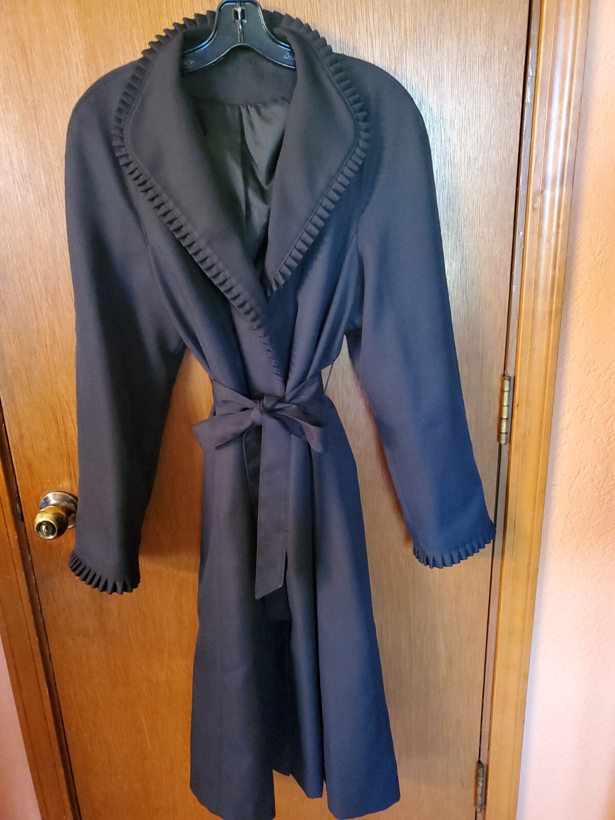 BONDERS Vtg. Women’s Black Trench Coat Long Sleeve Casual/Dressy Ruffles S/M