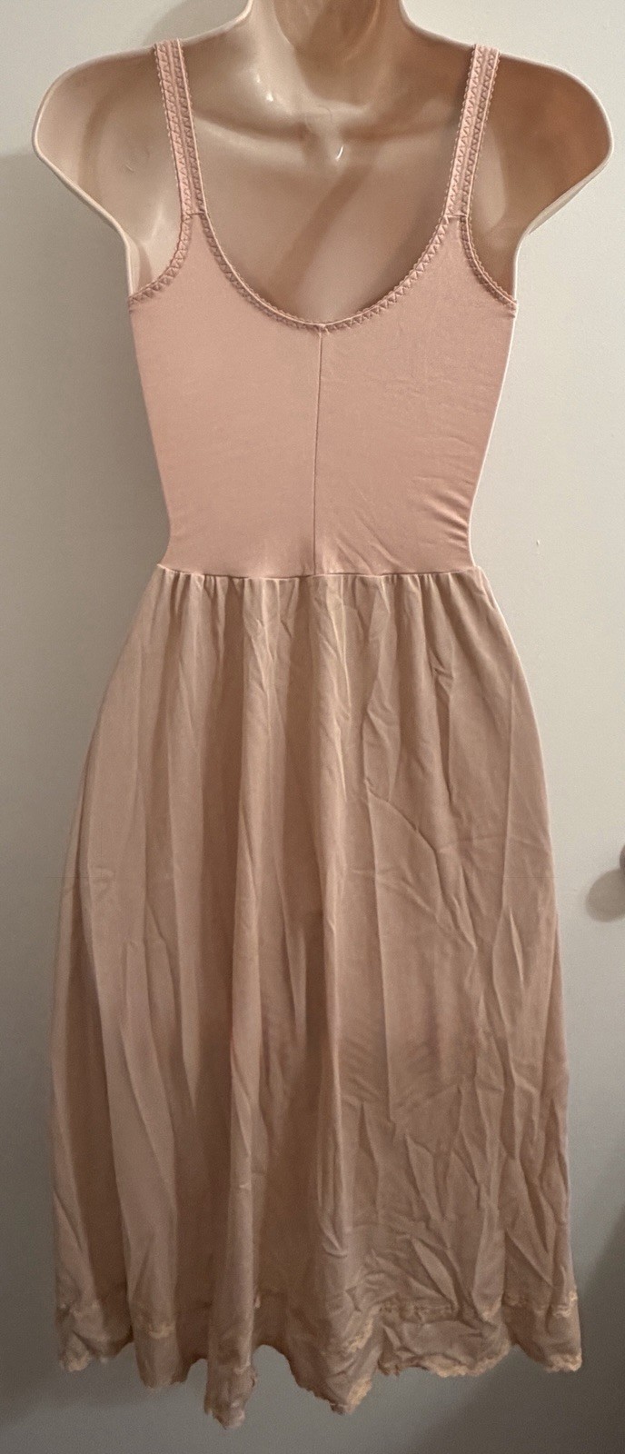 VINTAGE 1970’S OLGA NO-SEAM BODYSILK SLIP DRESS SOFT PINK LINGERIE 34B STYLE 393
