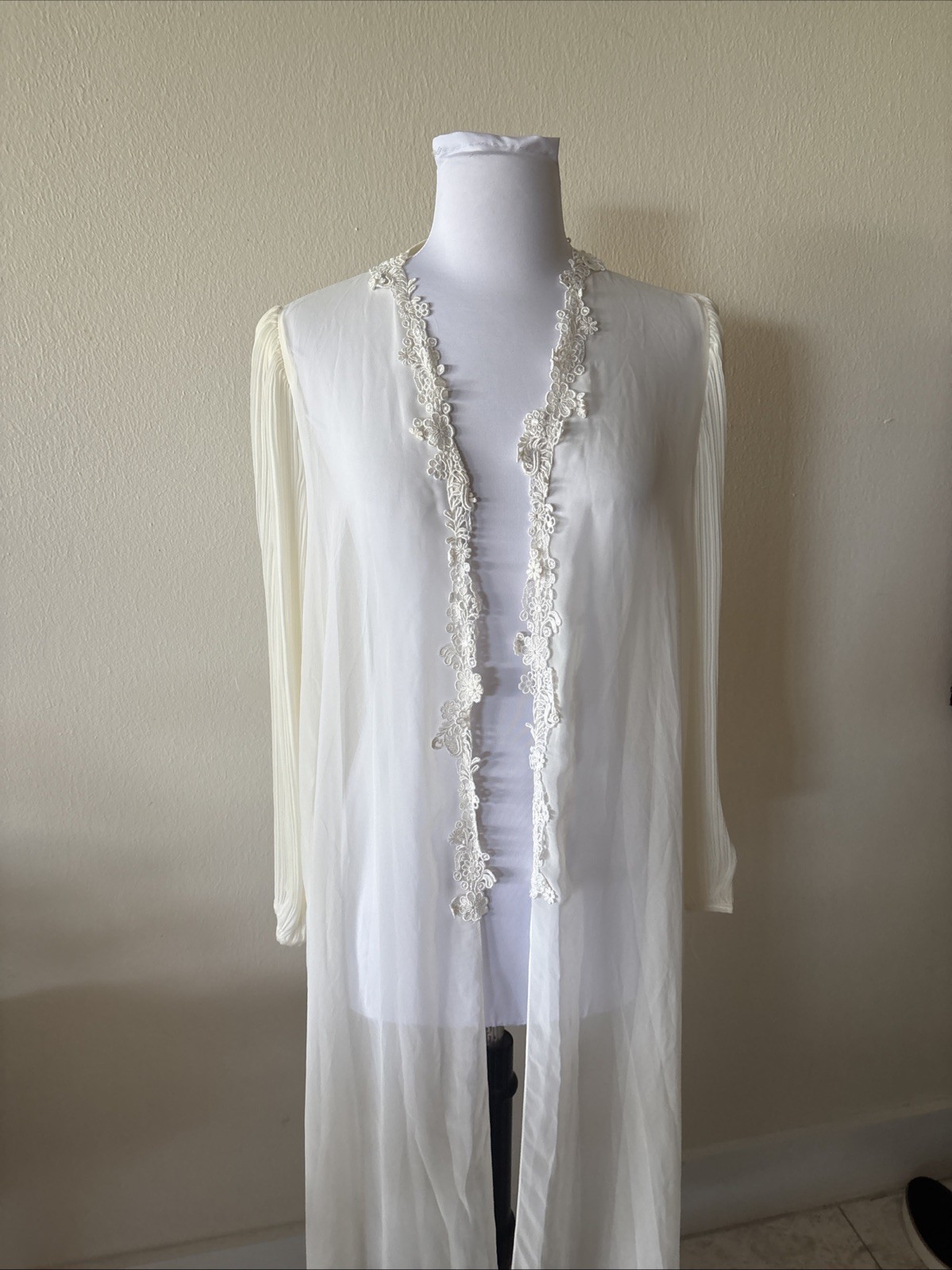 Kassatly Vtg NightGown sheer Cover-up delicate lace trim detailing Ivory~Size S