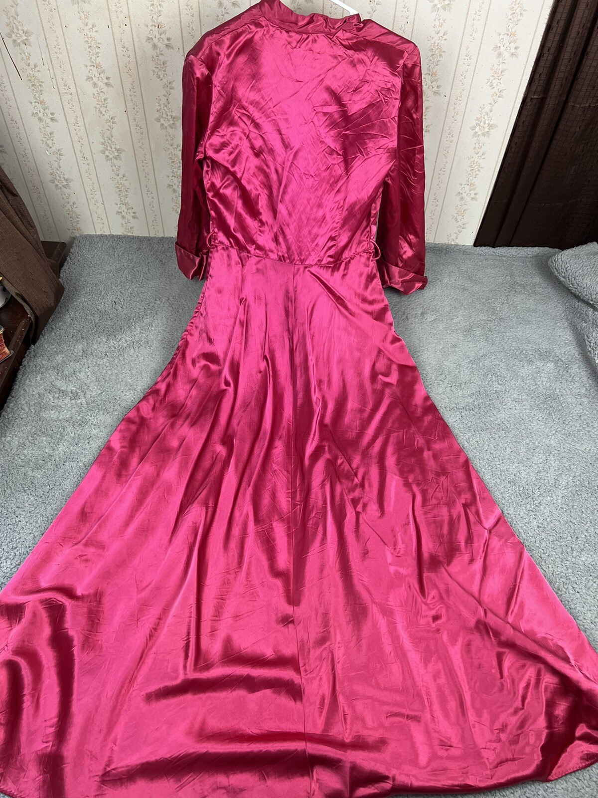 Vintage 1940s Maxan Bridal Negligee Housecoat Robe Barbiecore Hot Pink Regal