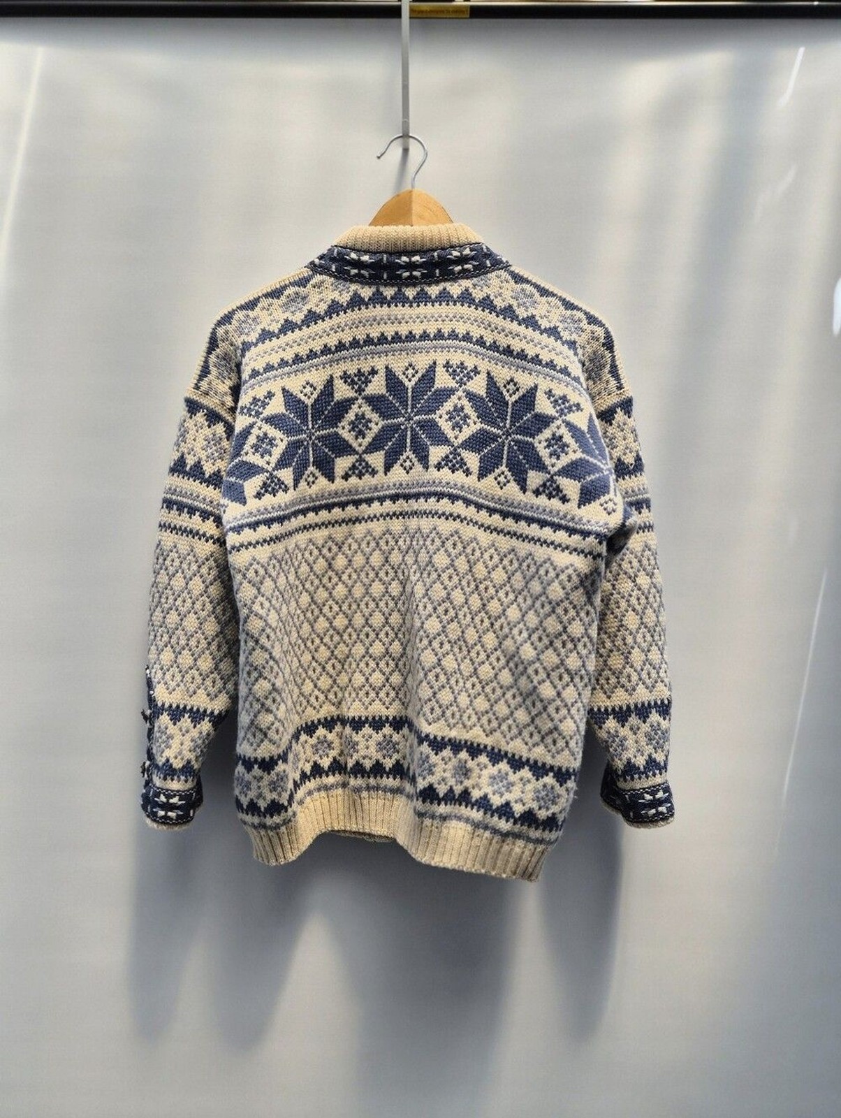 VOSS Norway Wool Cardigan Sweater Women XS 36 Fair Isle Nordic Pewter Clasp Blue