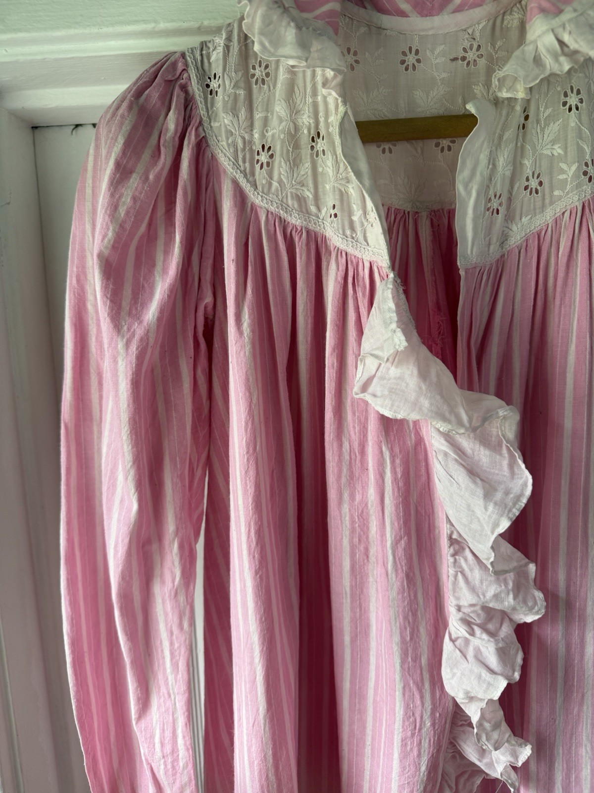 Antique Handmade Pink Striped Dressing Gown Robe In Heavy Cotton With Lace M