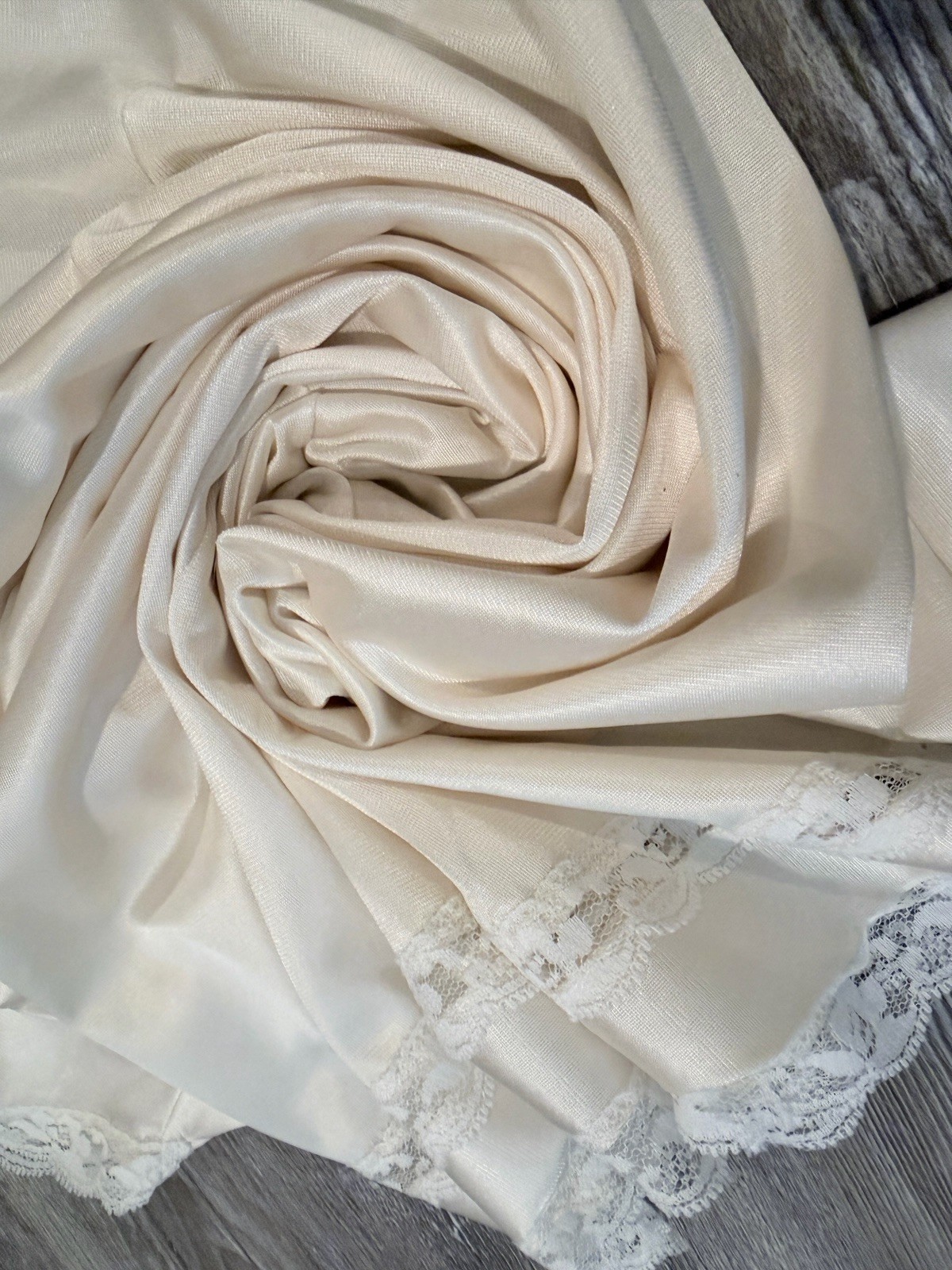 VTG 80’s USA Made Ivory Lace Trimmed Satin 100% Nylon Tricot Antron III Slip 38