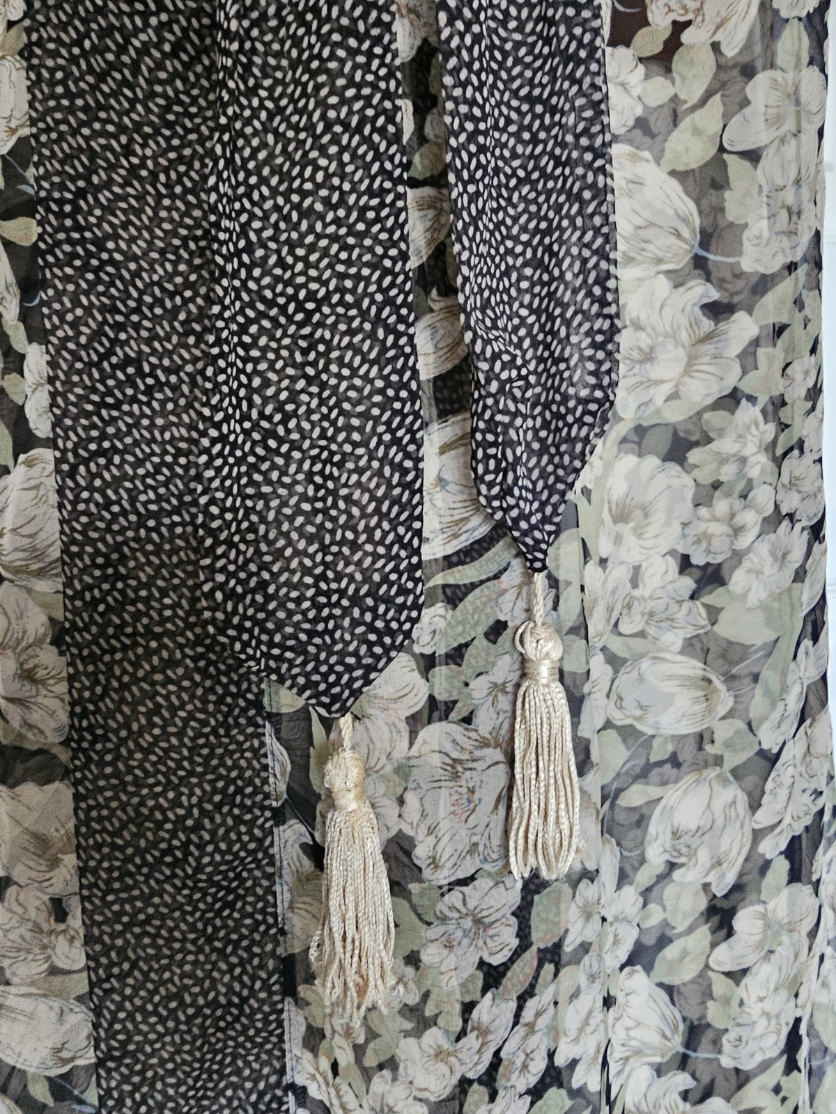Vintage The Jessica Lynn Collection Floral Chiffon Oversized Robe. Size M