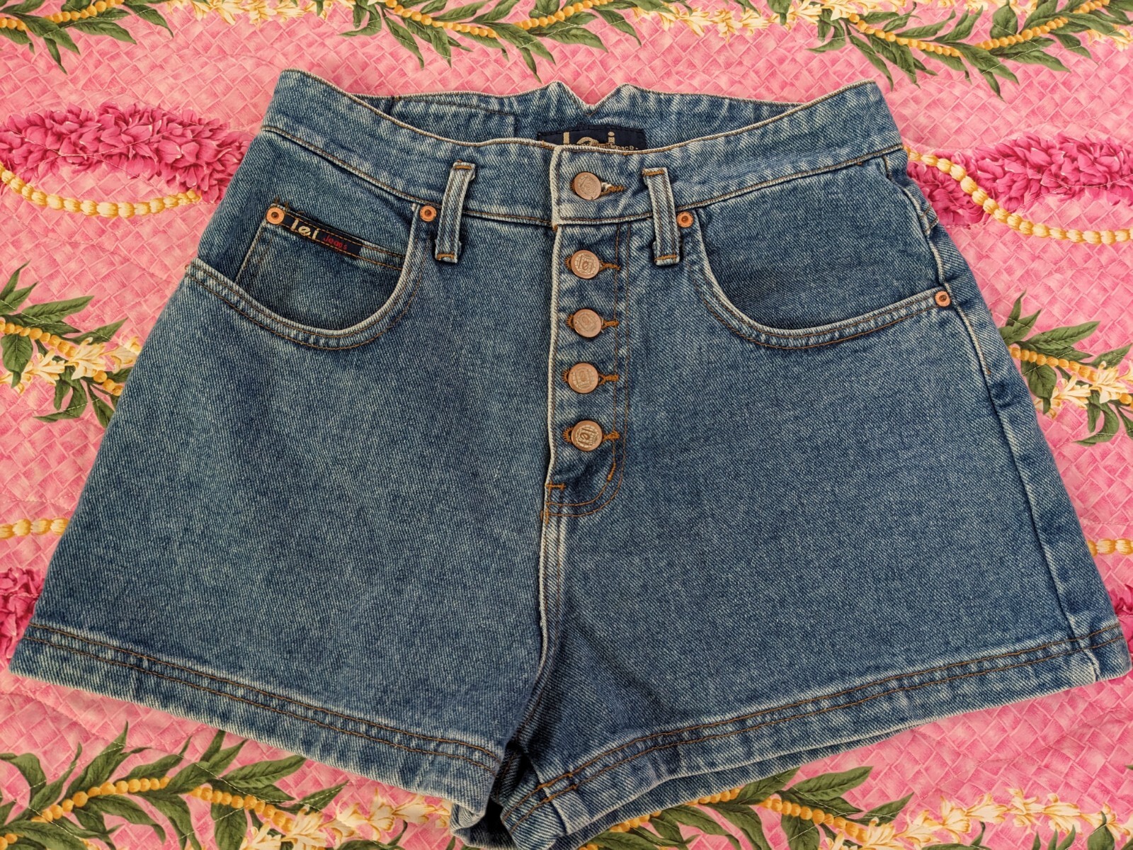 Vintage LEI Y2K 90’s High Rise Button Fly denim jean shorts USA blue cotton