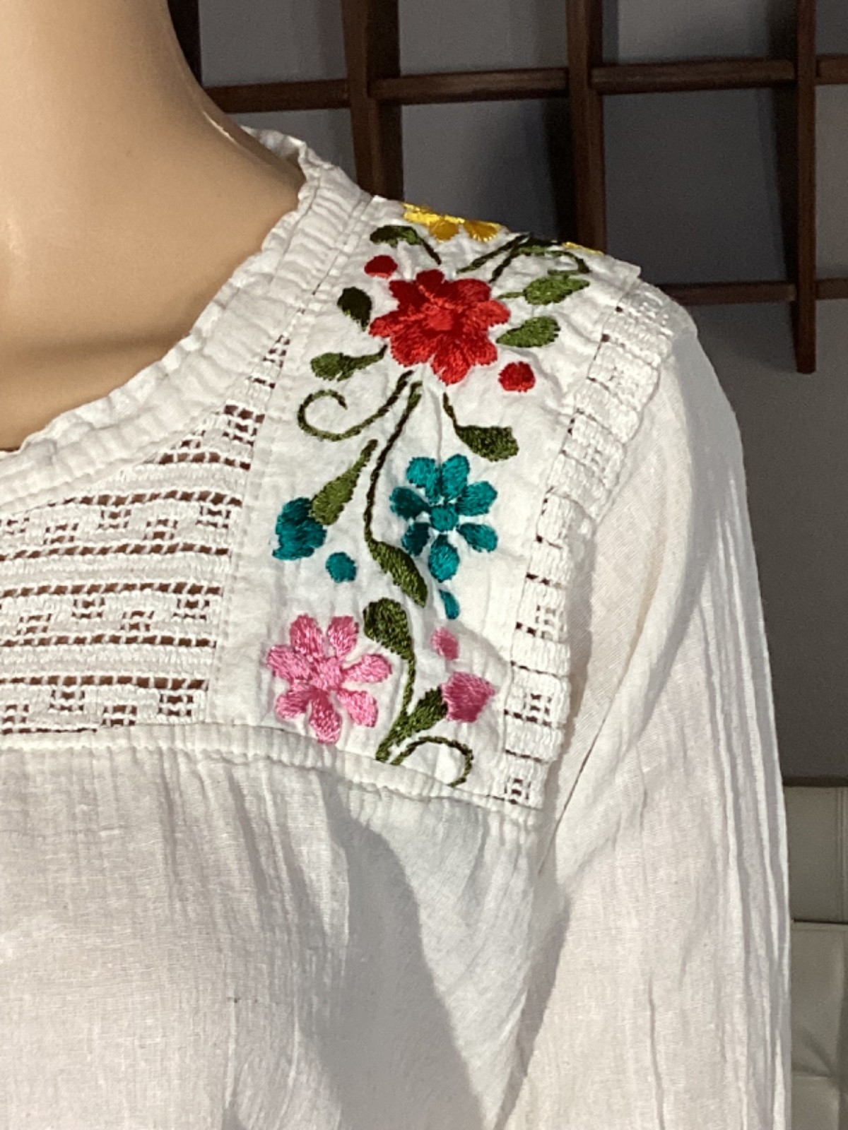 Vintage Mexican Embroidered Floral Hippie Boho Folk Gauzy Cotton Tunic Top