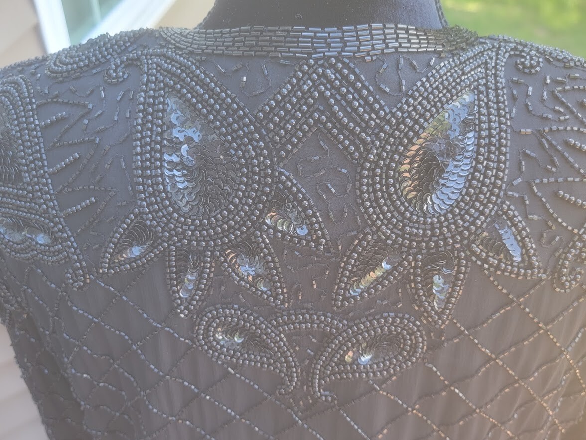 VTG WOMEN’S PAPELL BOTIQUE BLACK BEADED AND SEQUIN OPEN JACKET (PM) – BEAUTIFUL