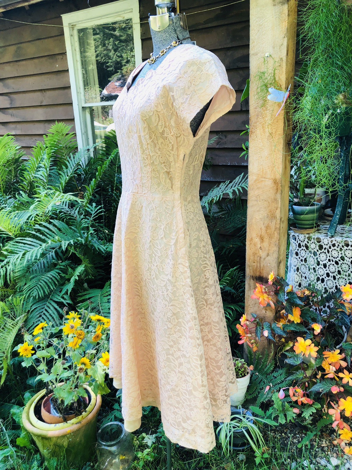 Vintage 1940’s 1950’s Peachy Pink Lace Cocktail Fit & Form DRESS 38-30-48